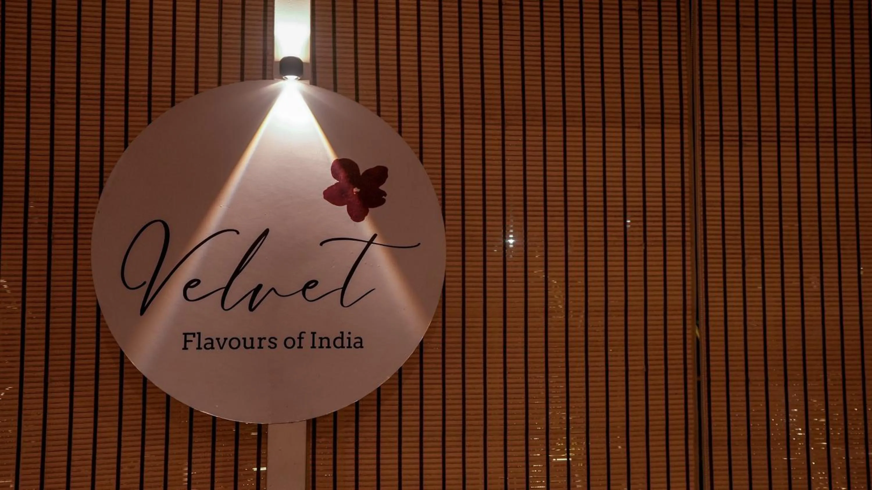 Restaurant/places to eat in Whiteflower Resort Morjim