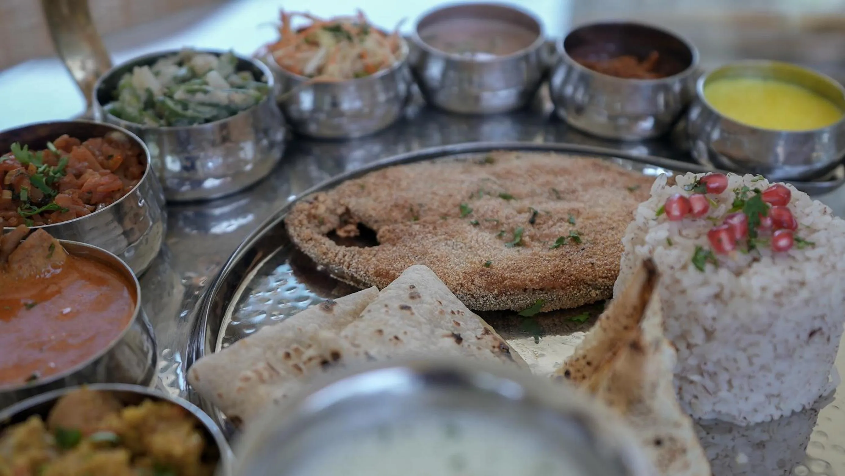 Restaurant/places to eat in Whiteflower Resort Morjim