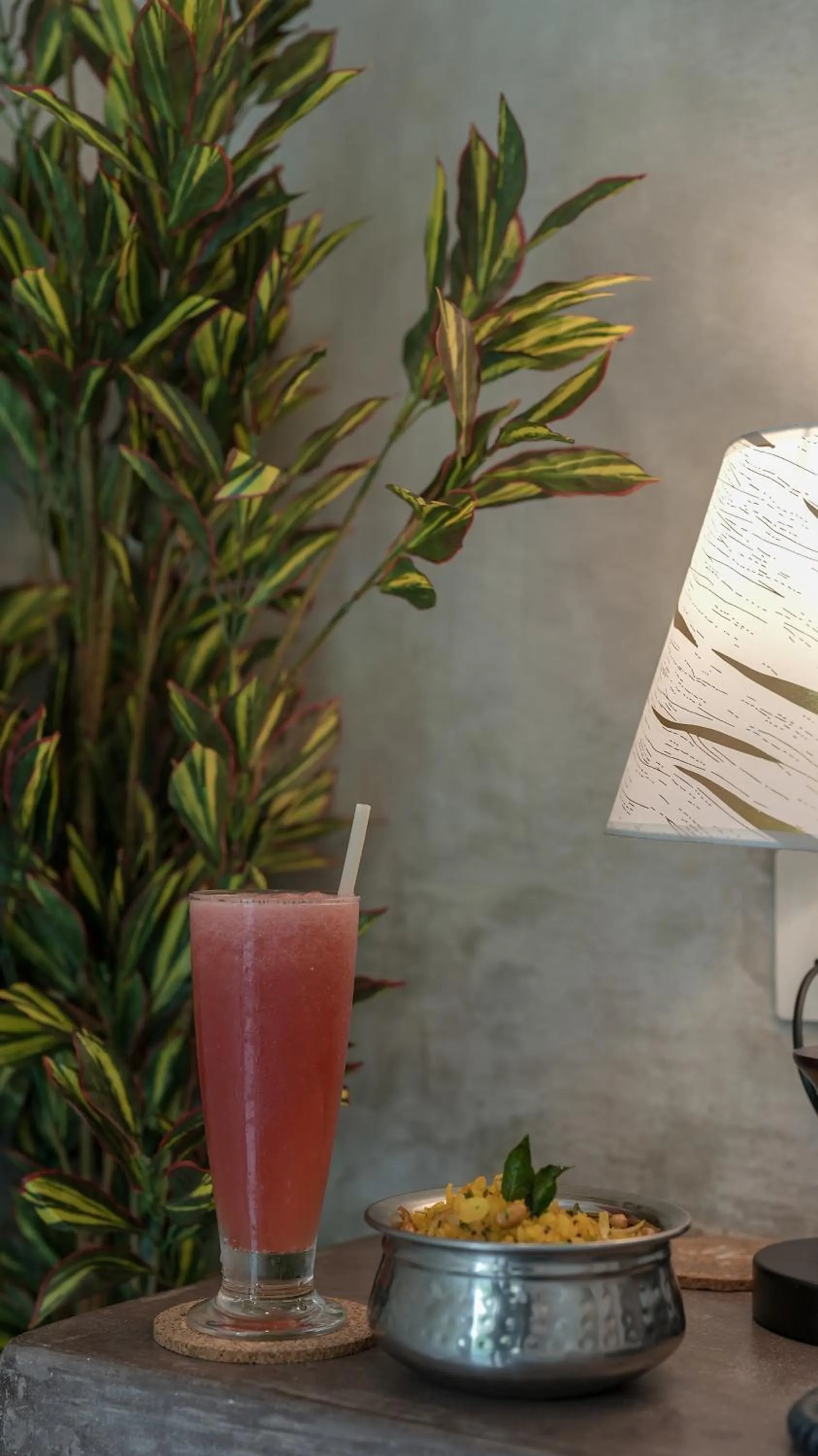 Food and drinks in Whiteflower Resort Morjim