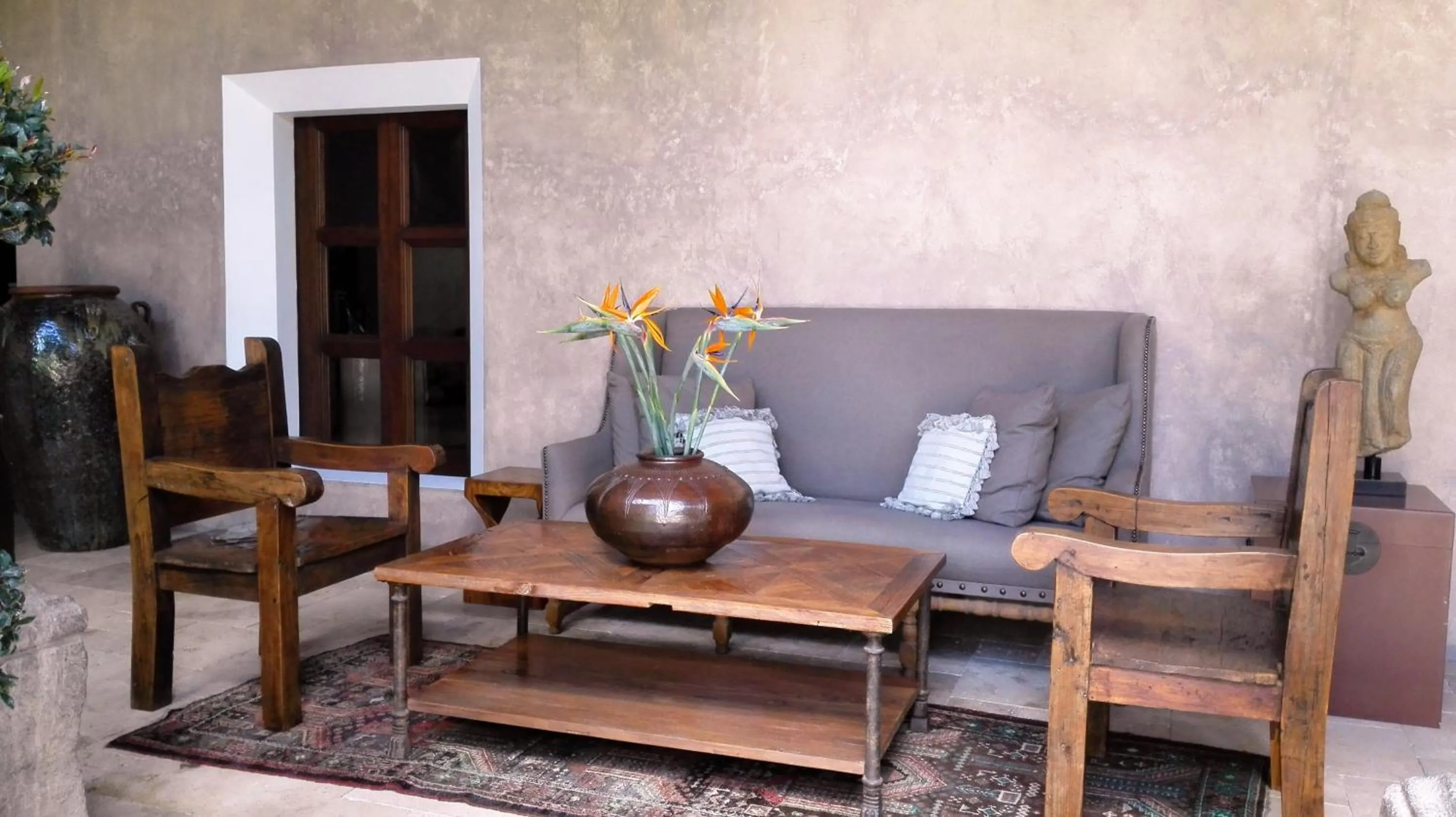 Decorative detail in San Rafael Hotel