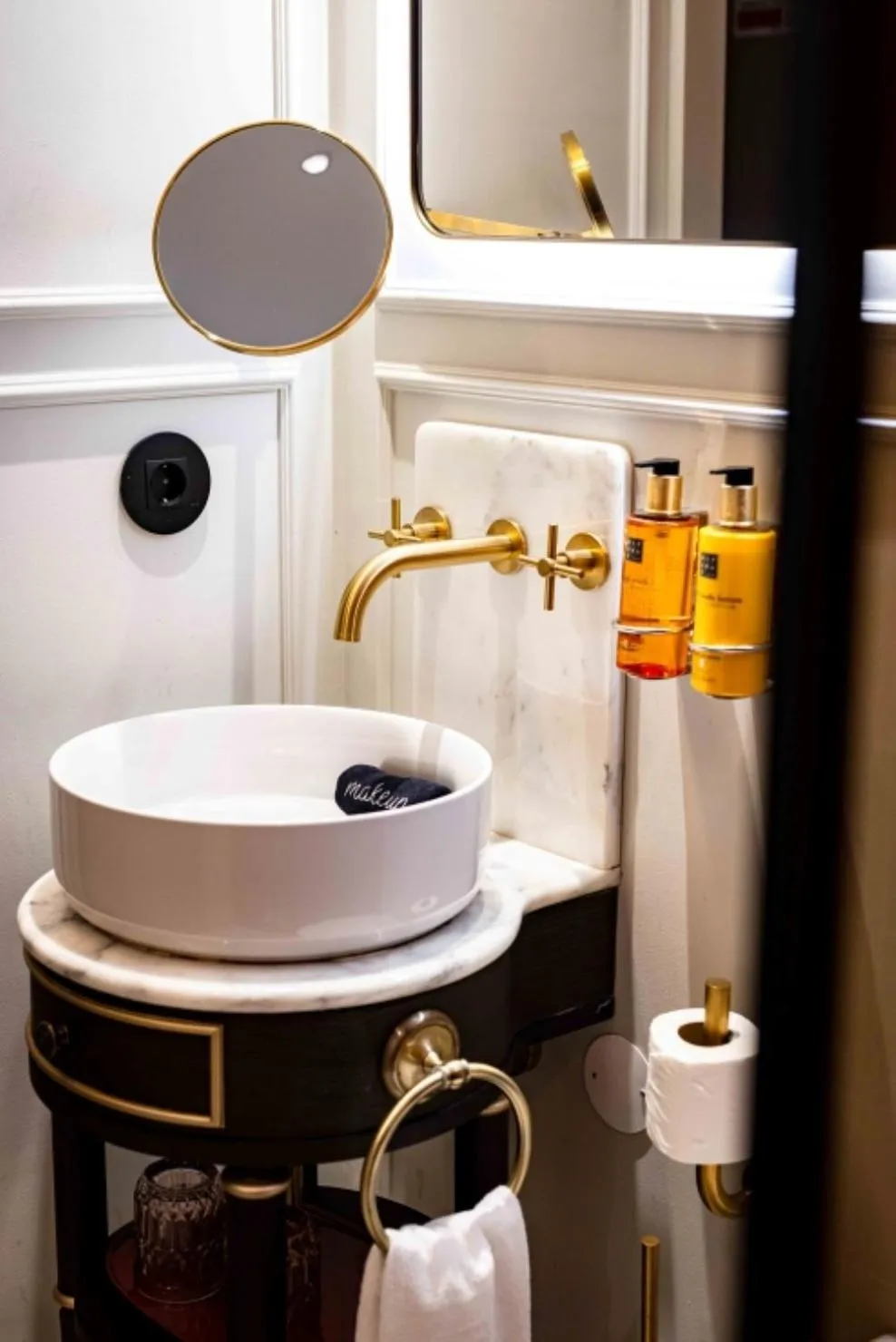 Bathroom in Upon Angels - Adults Only