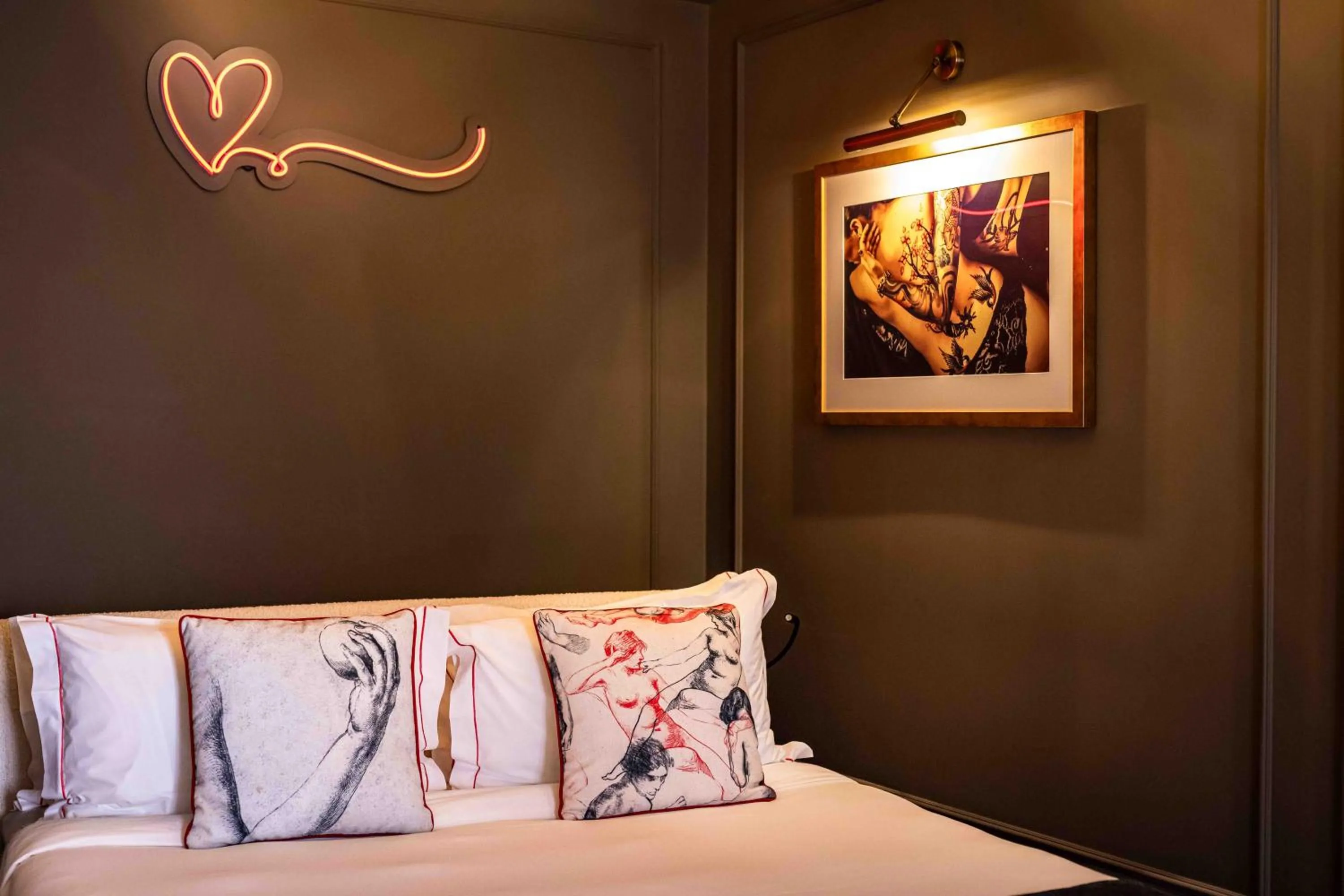 Decorative detail, Bed in Upon Angels - Adults Only