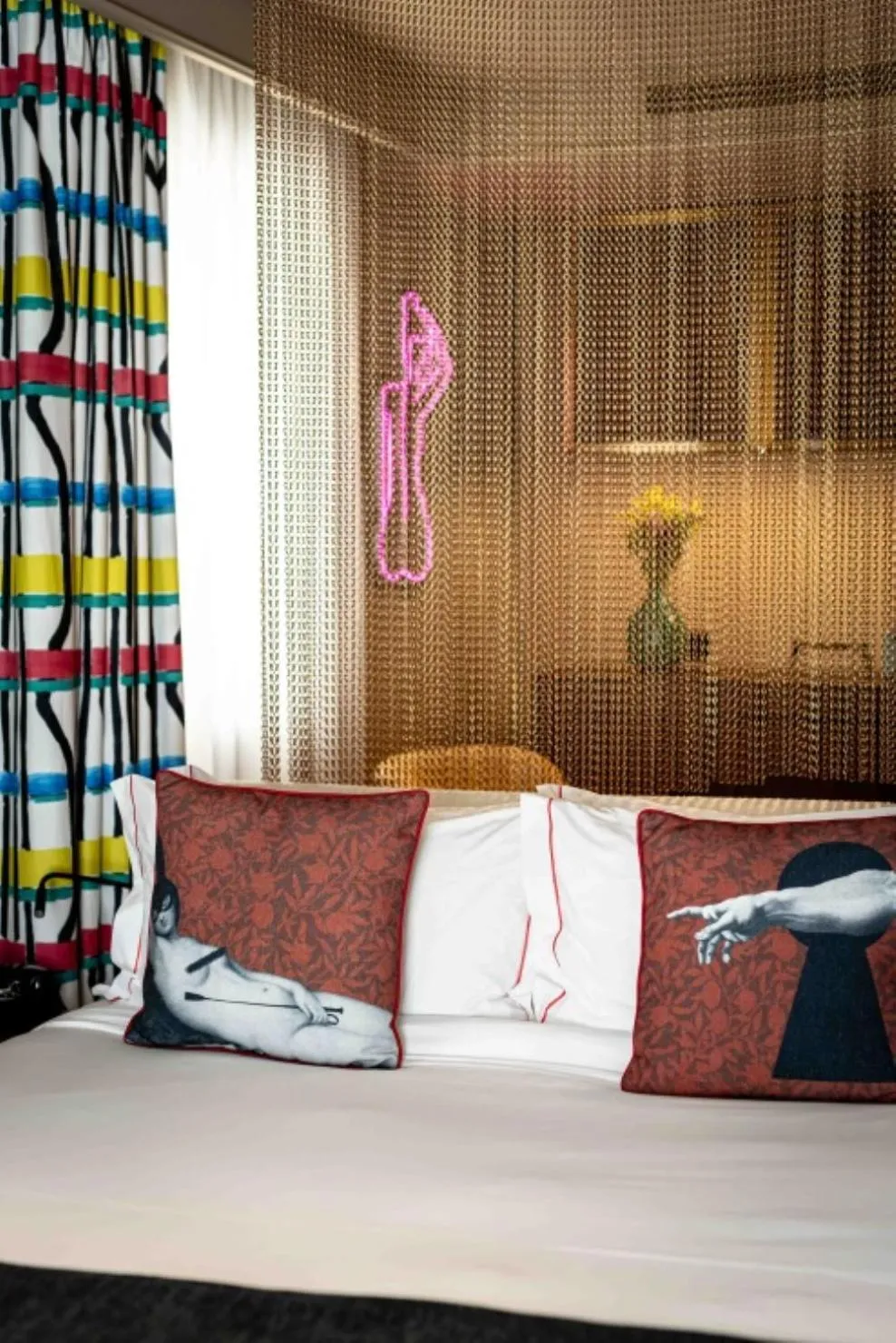 Bed in Upon Angels - Adults Only