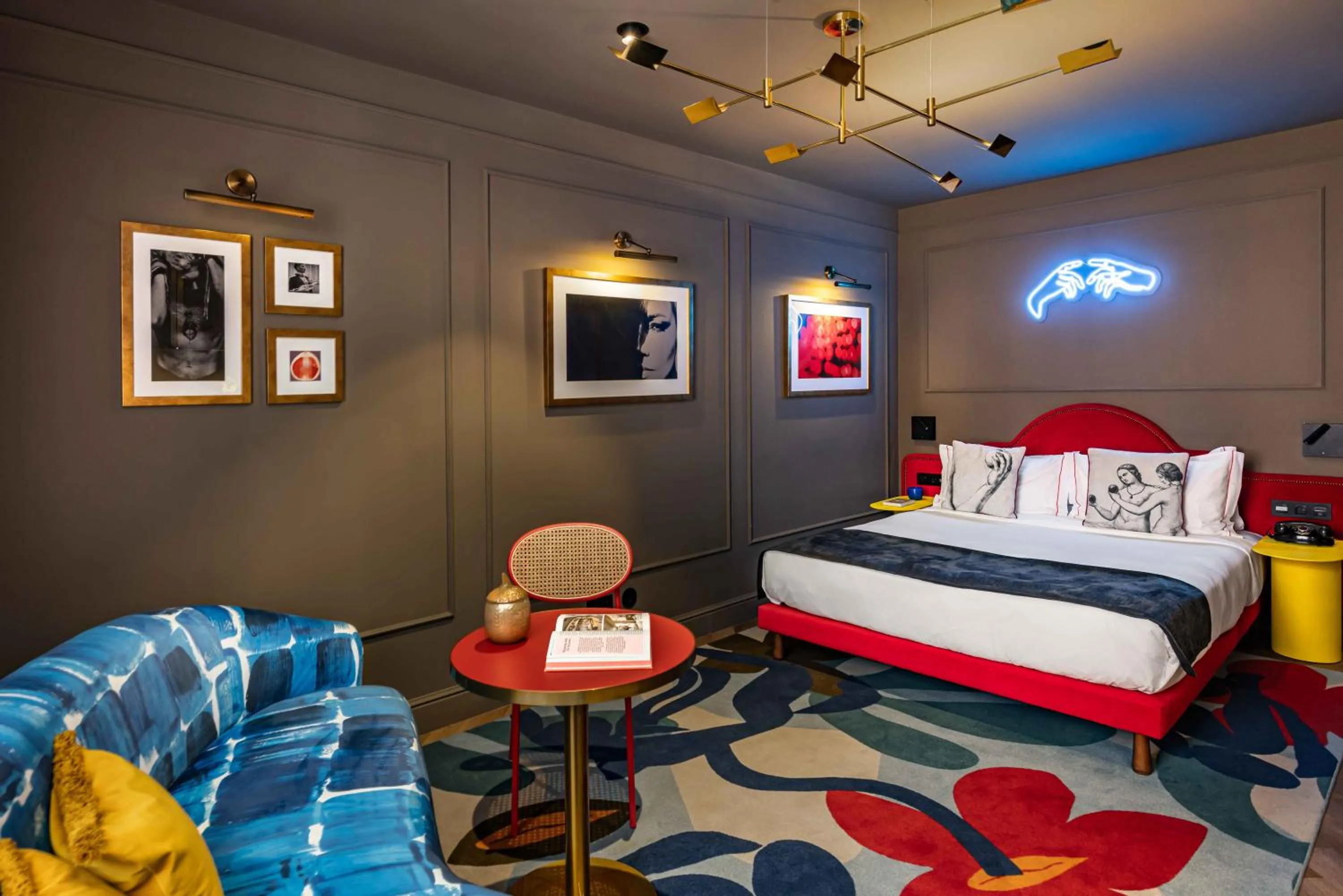 Decorative detail, Bed in Upon Angels - Adults Only