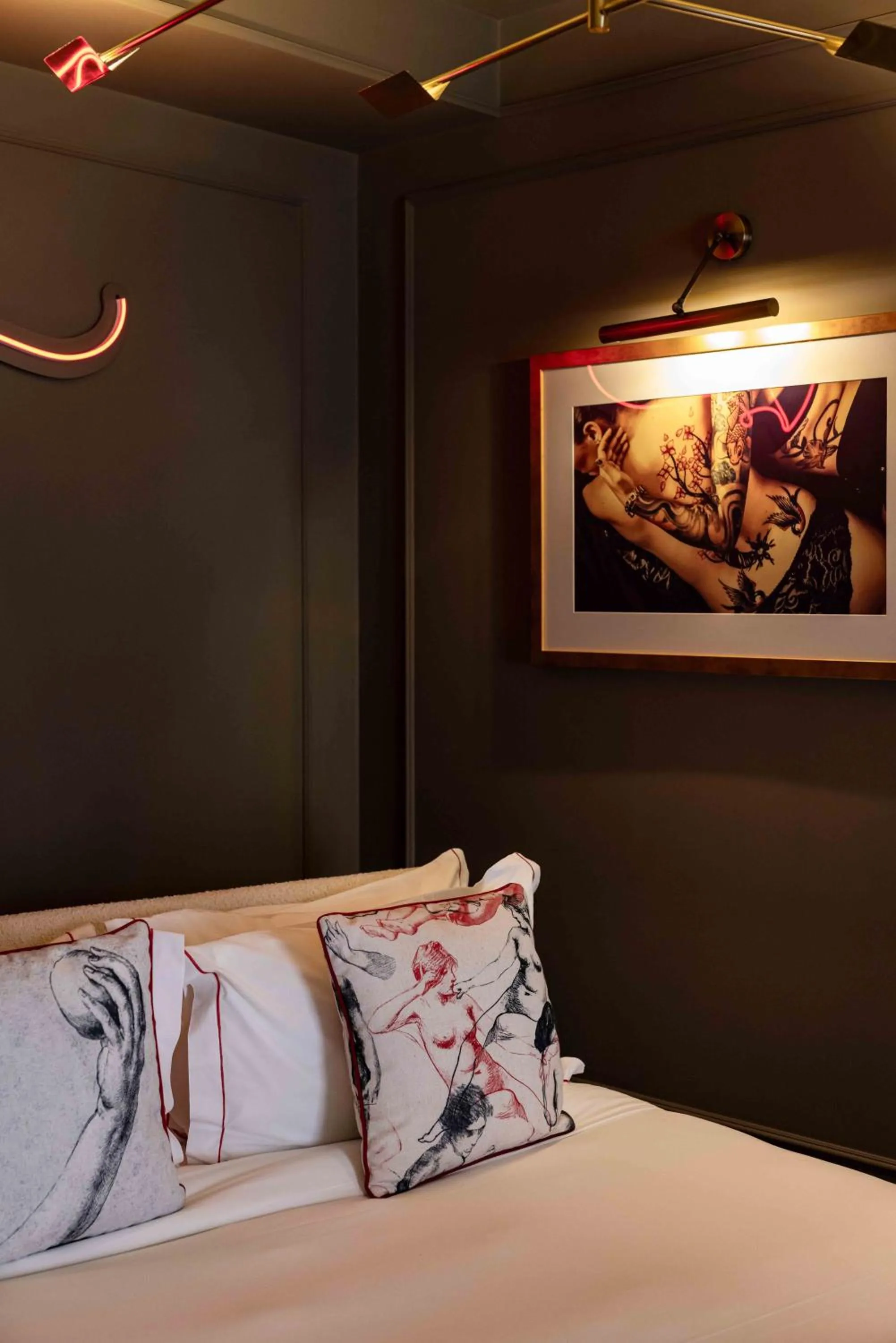 Bed in Upon Angels - Adults Only