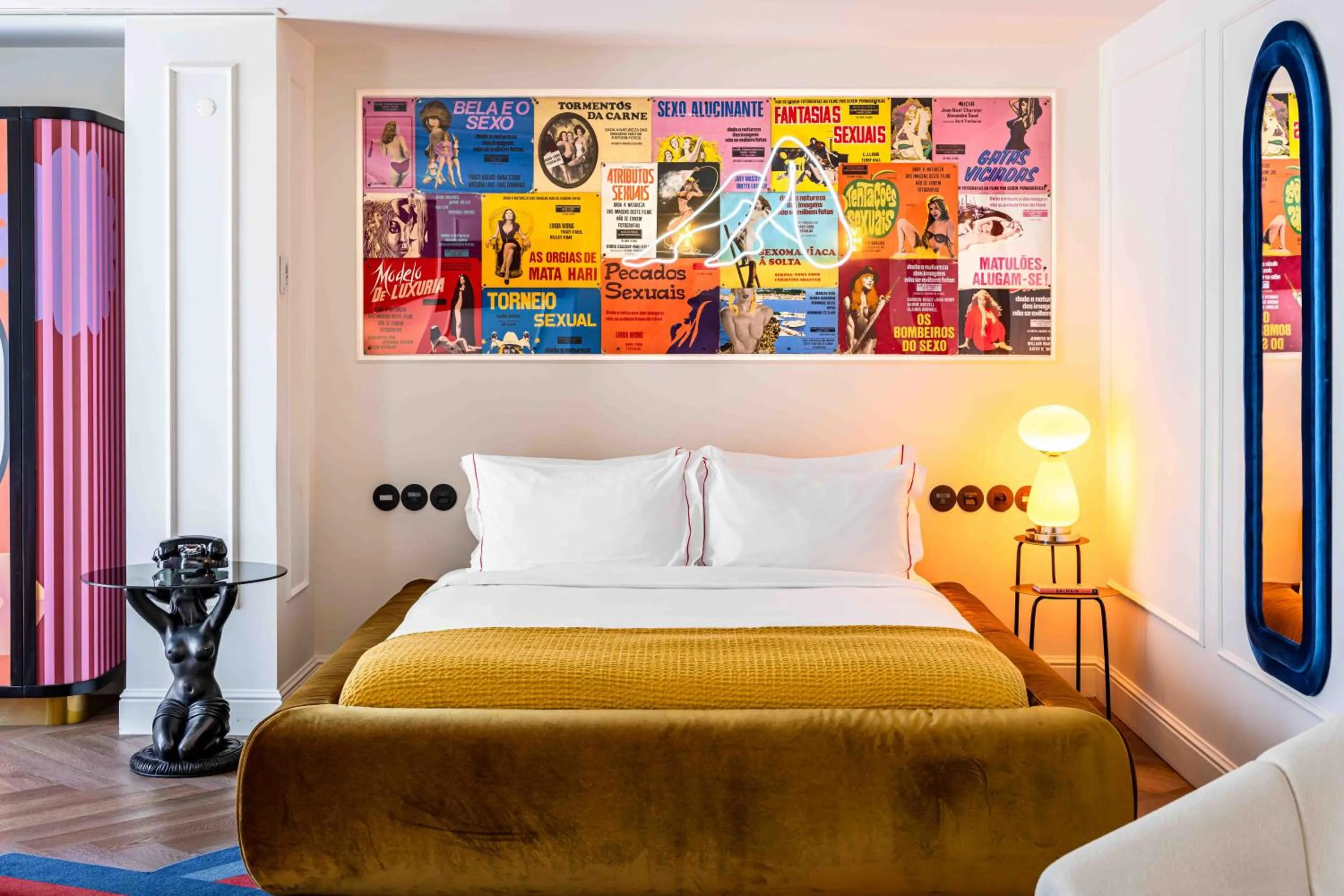 Bedroom, Bed in Upon Angels - Adults Only