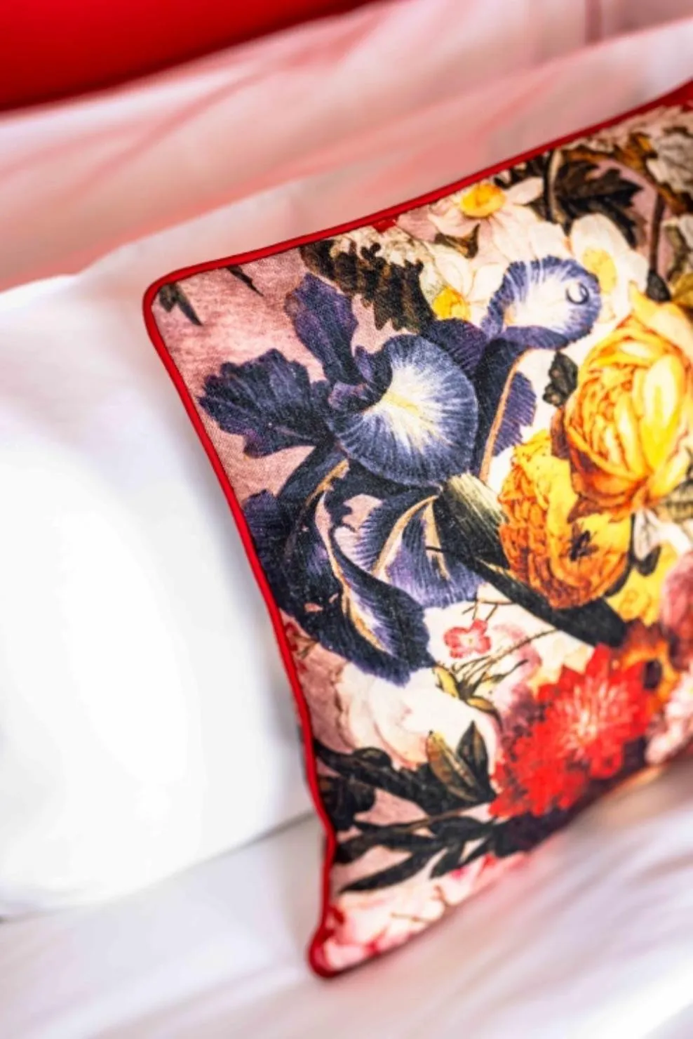 Bed in Upon Angels - Adults Only