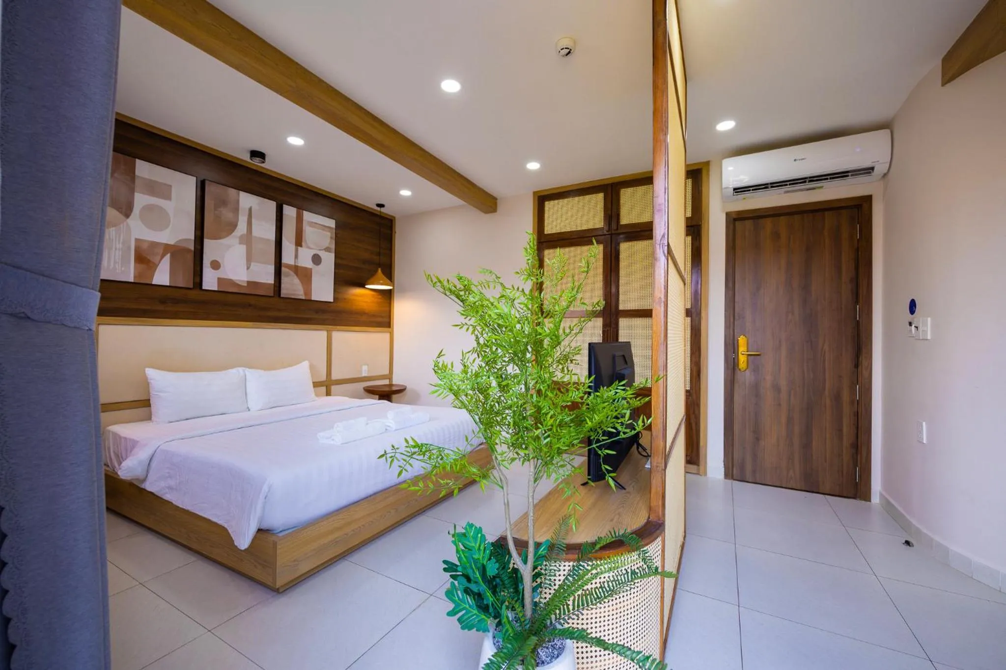 Photo of the whole room, Bed in Lotus Home Cafe