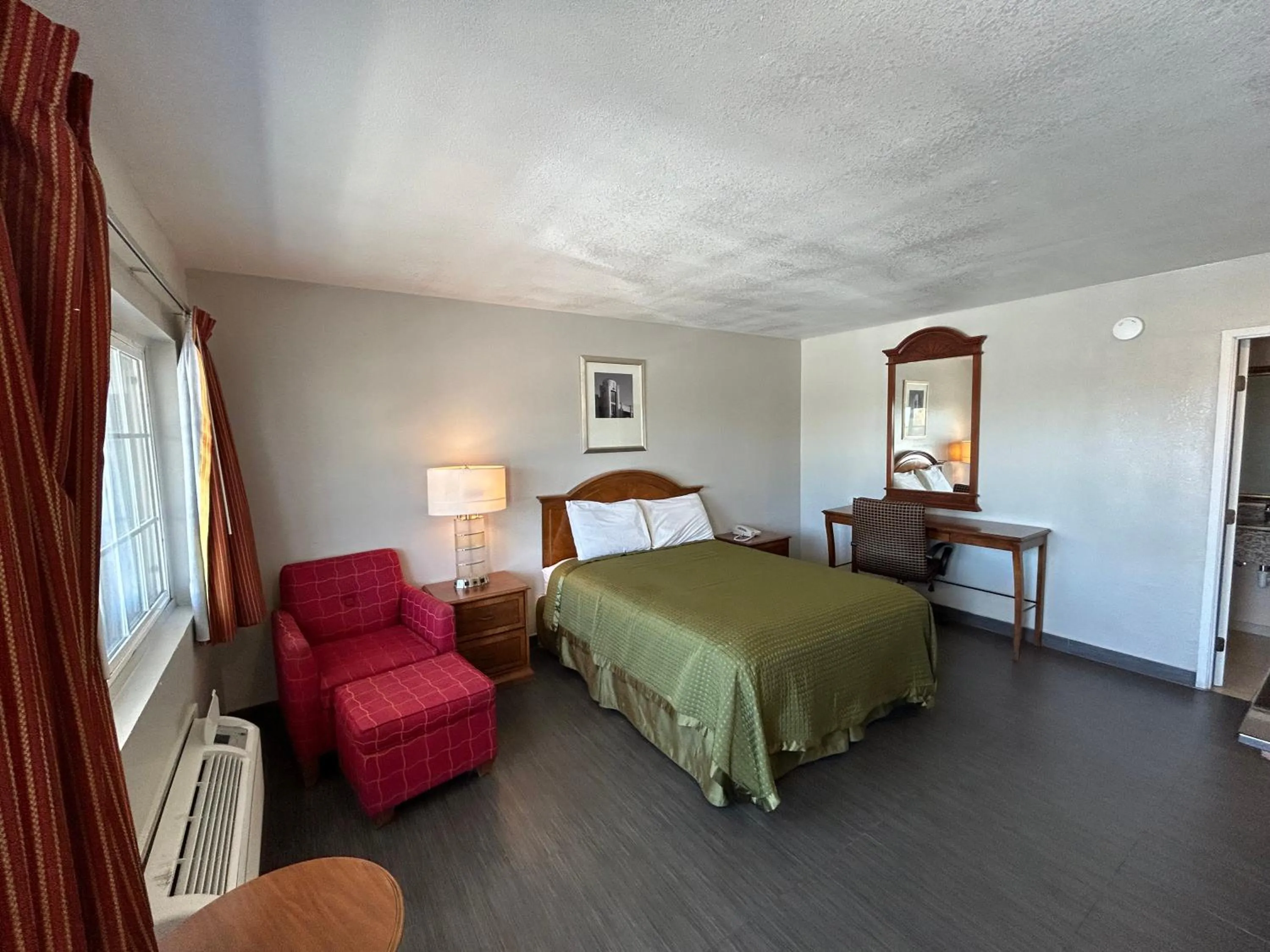 Bedroom, Bed in Dixon Motel