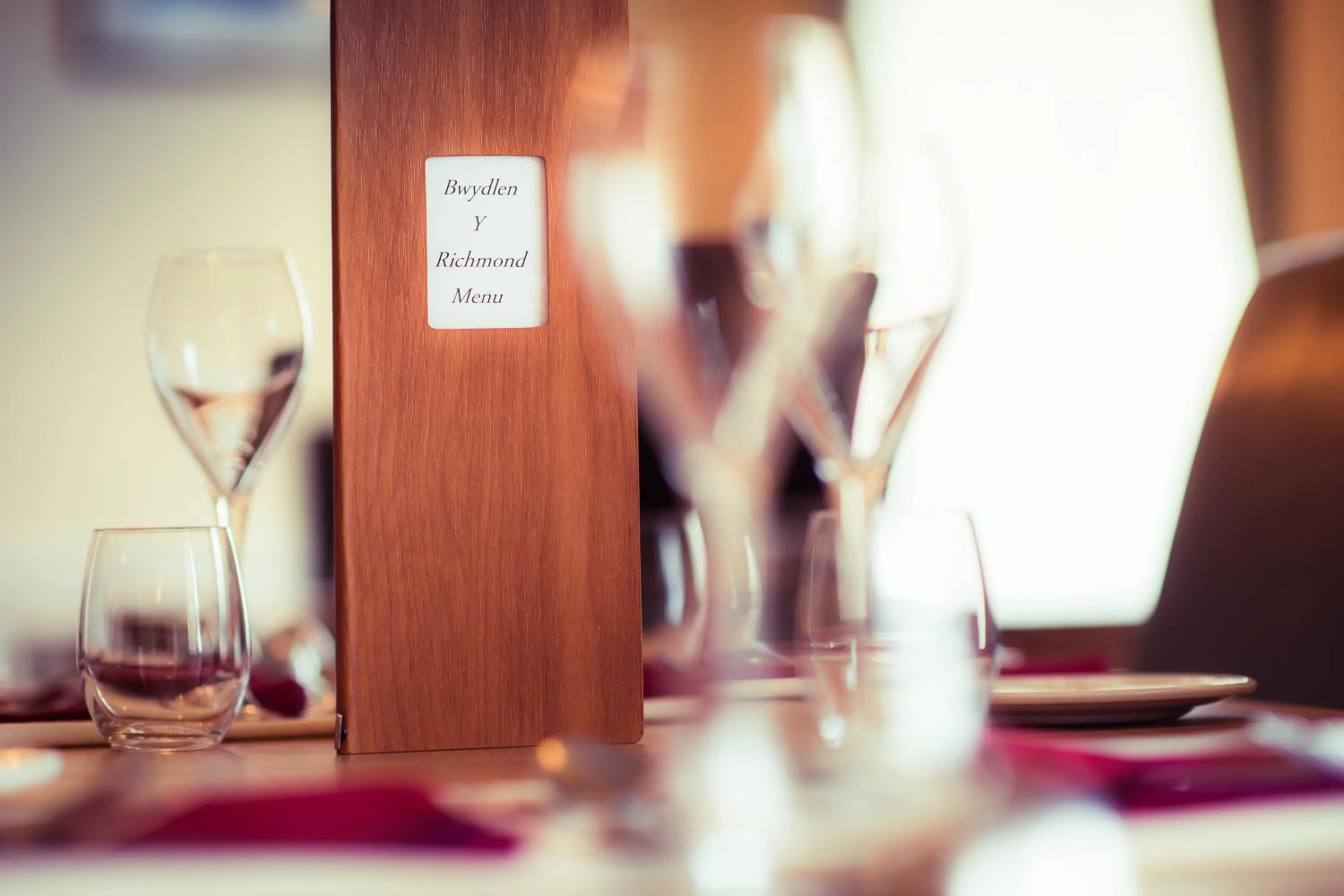 Restaurant/places to eat in Richmond Hotel