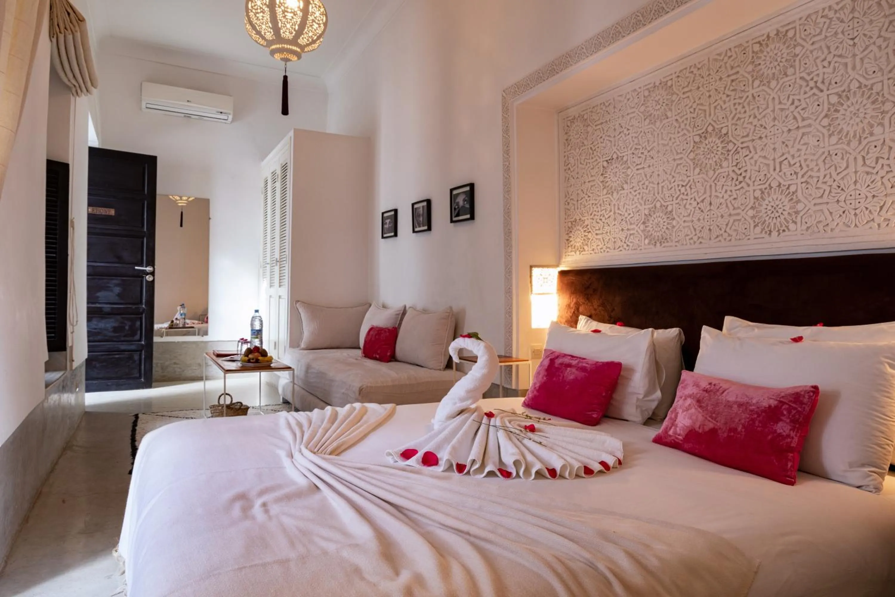 Bedroom, Bed in Riad Sapphire & Spa