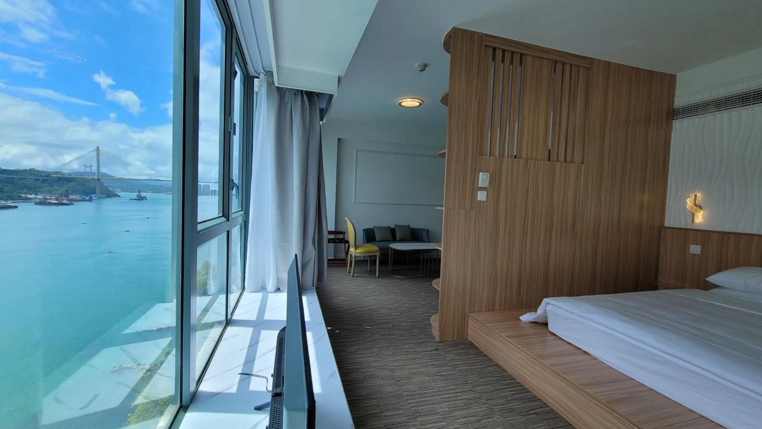 View (from property/room), Bed in Grand Bay View Hotel