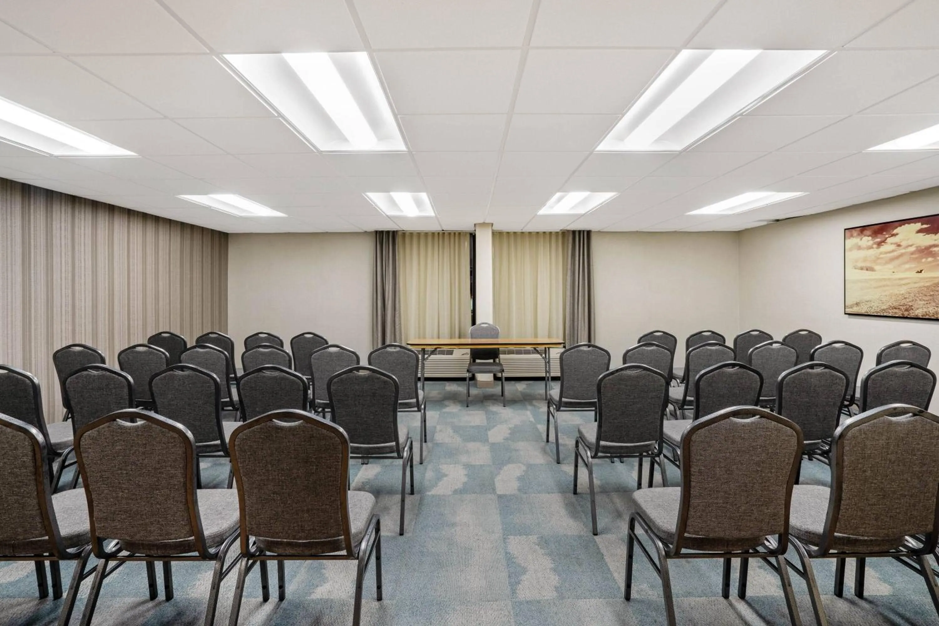 Meeting/conference room in La Quinta by Wyndham Columbus MS