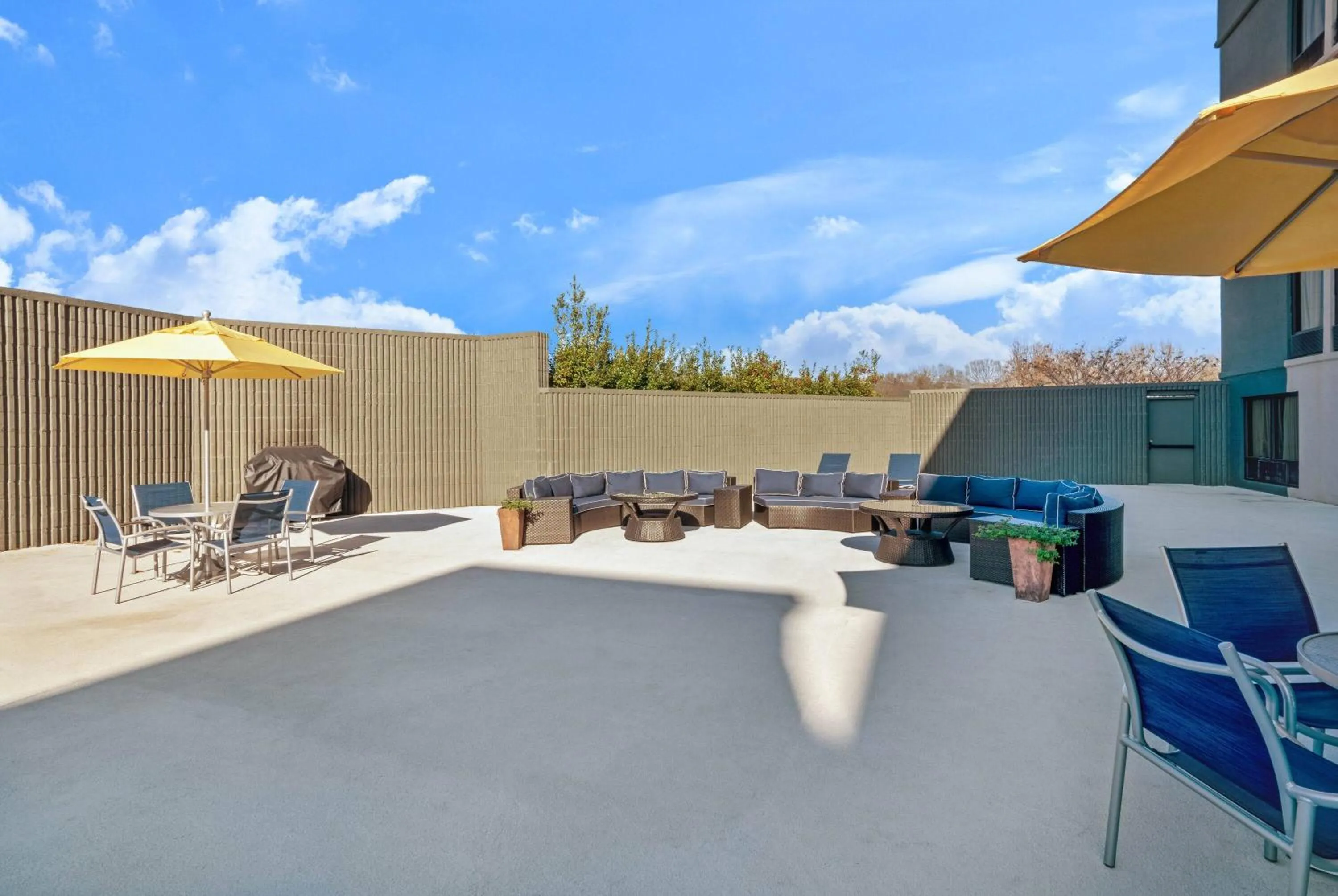 Patio in La Quinta by Wyndham Columbus MS