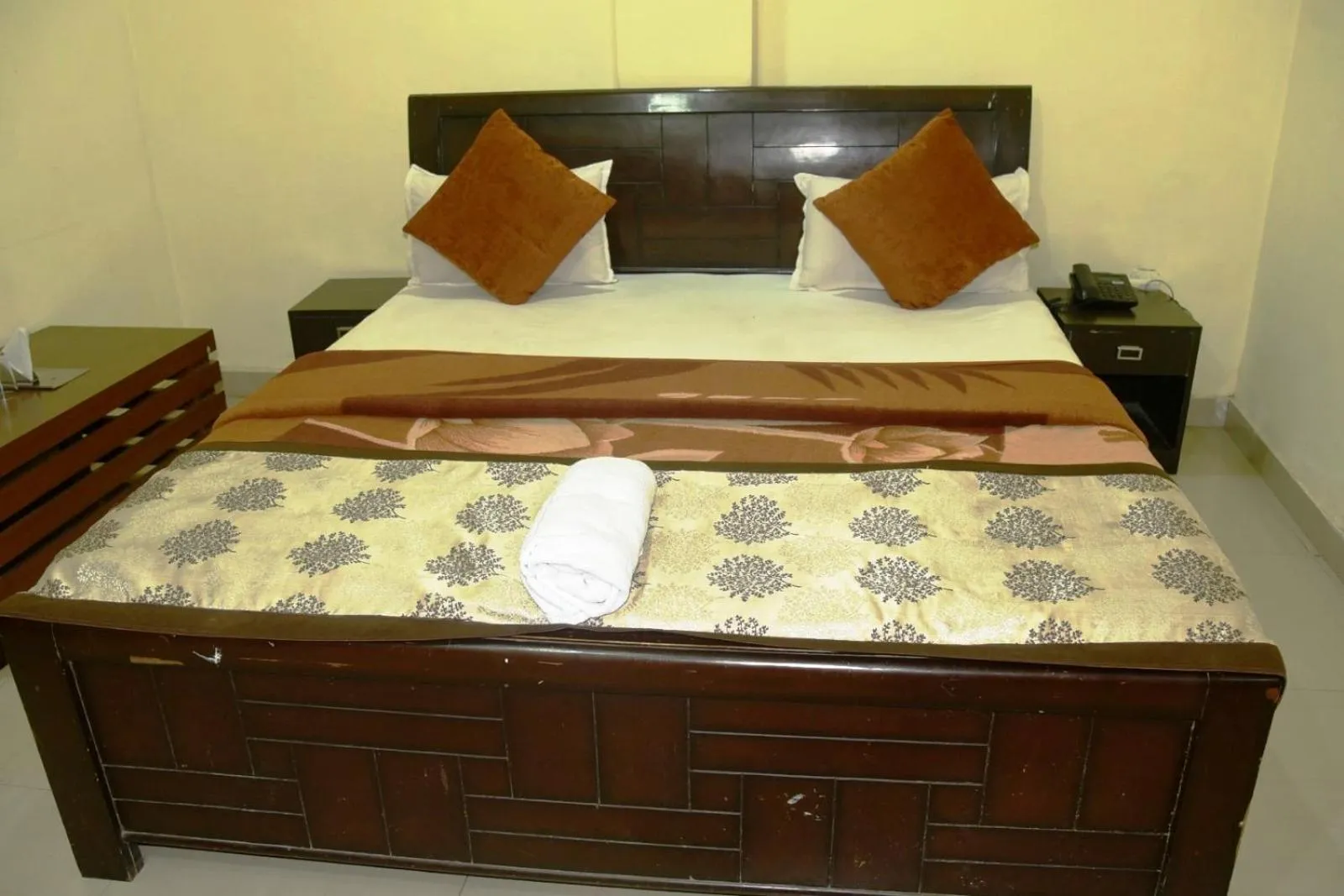 Bed in Hotel Udika Palace