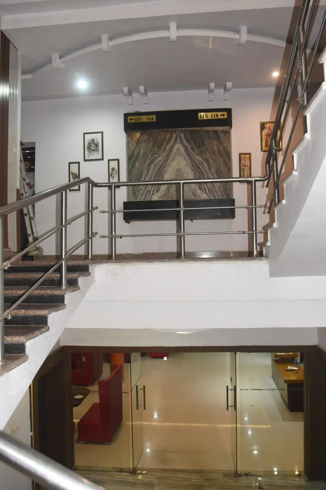 Communal lounge/ TV room in Hotel Udika Palace