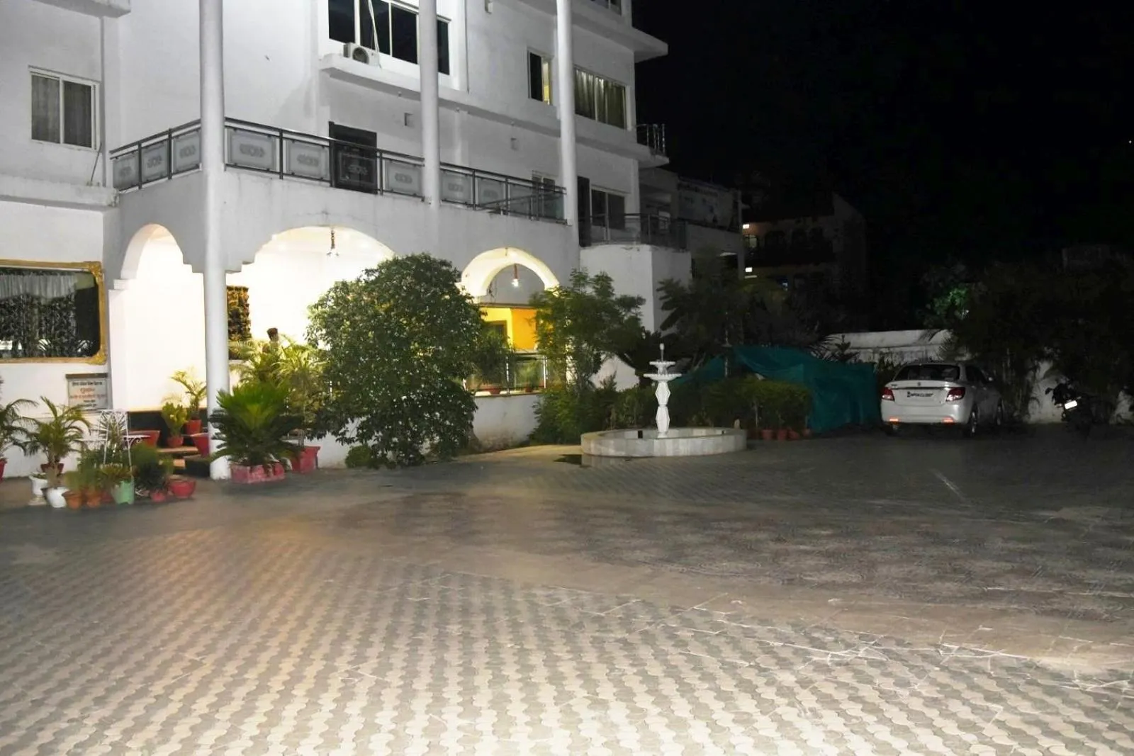 Parking in Hotel Udika Palace