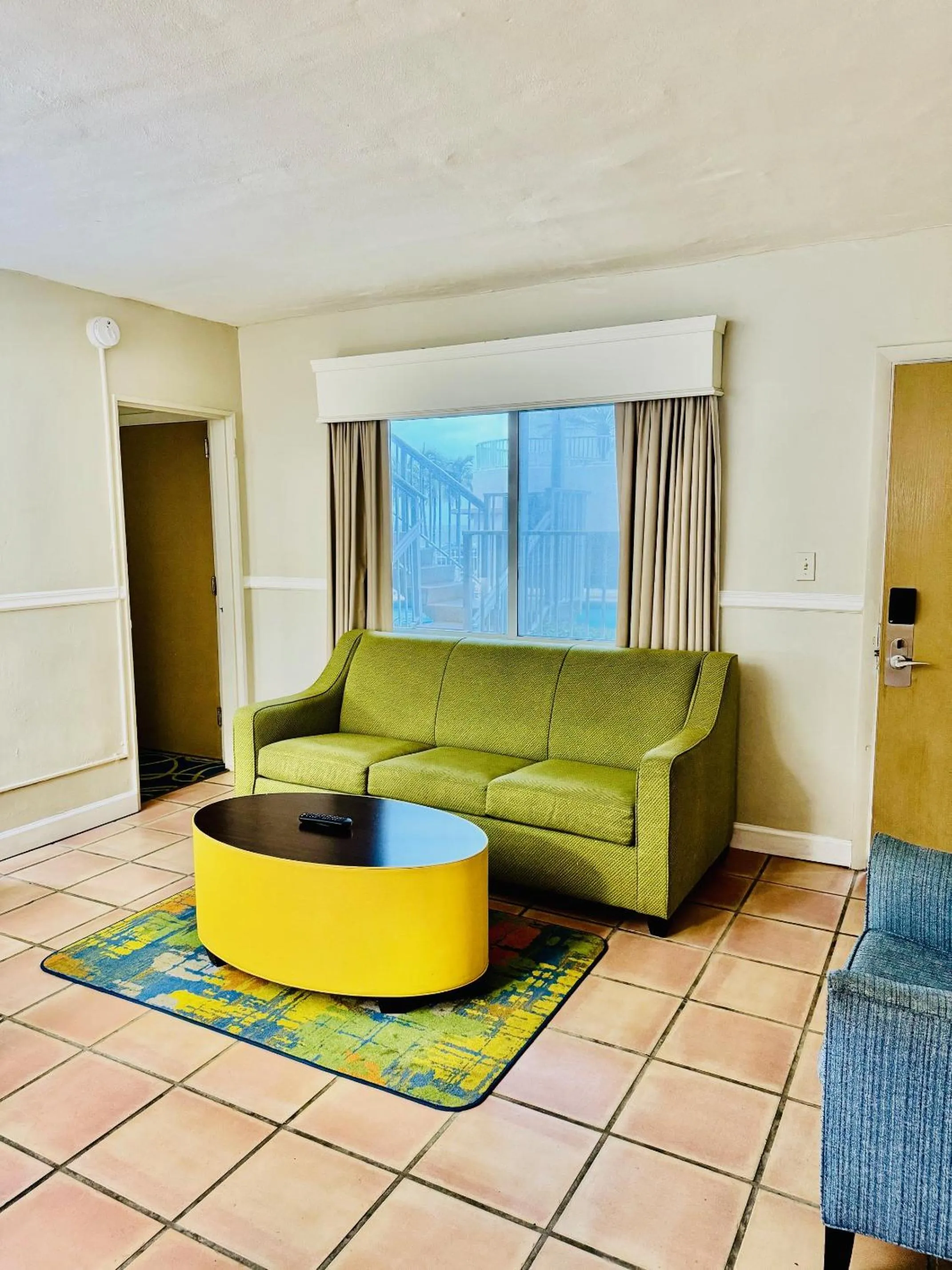 Living room in Silver Seas Beach Resort