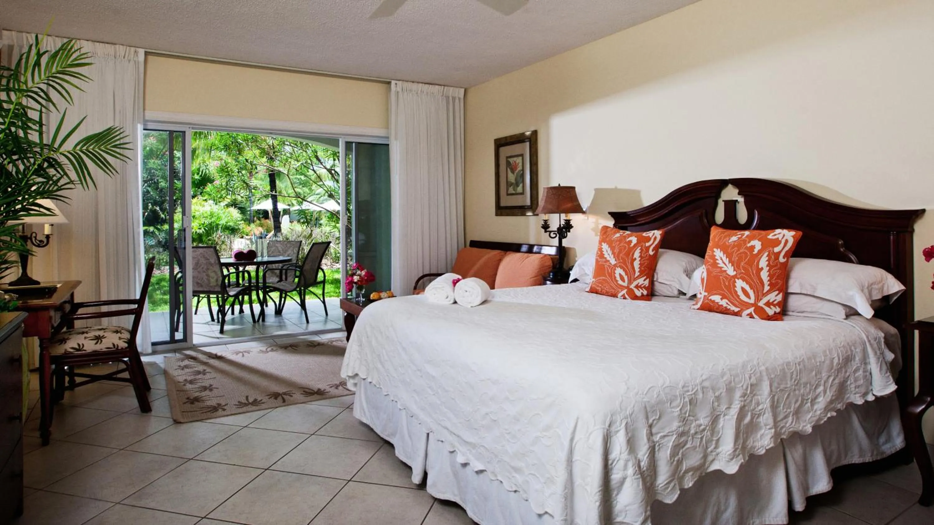 Garden view, Bed in Royal West Indies