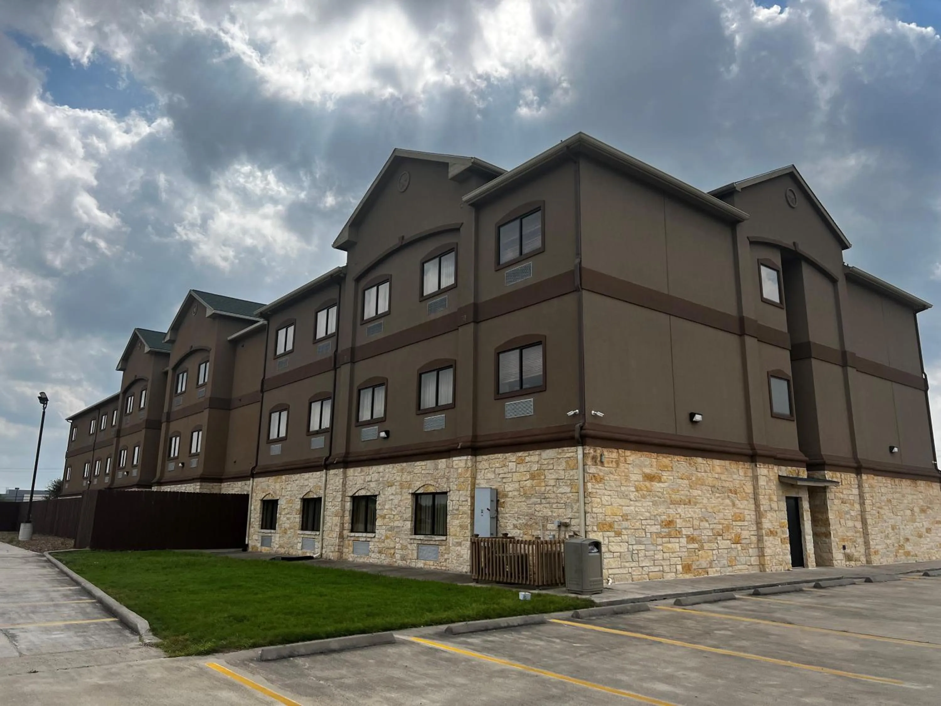 Property building in Baymont by Wyndham Cuero