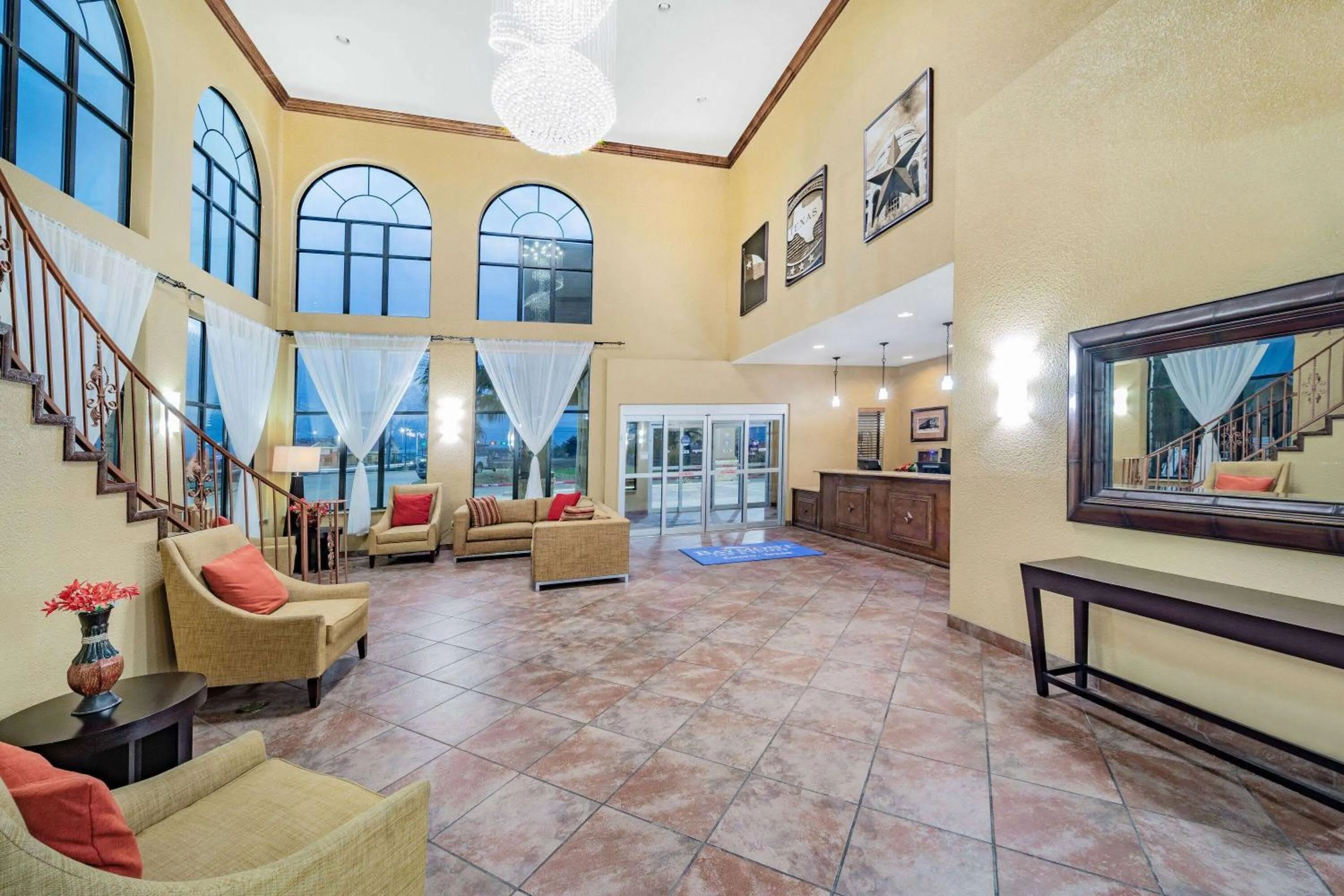 Lobby or reception in Baymont by Wyndham Cuero