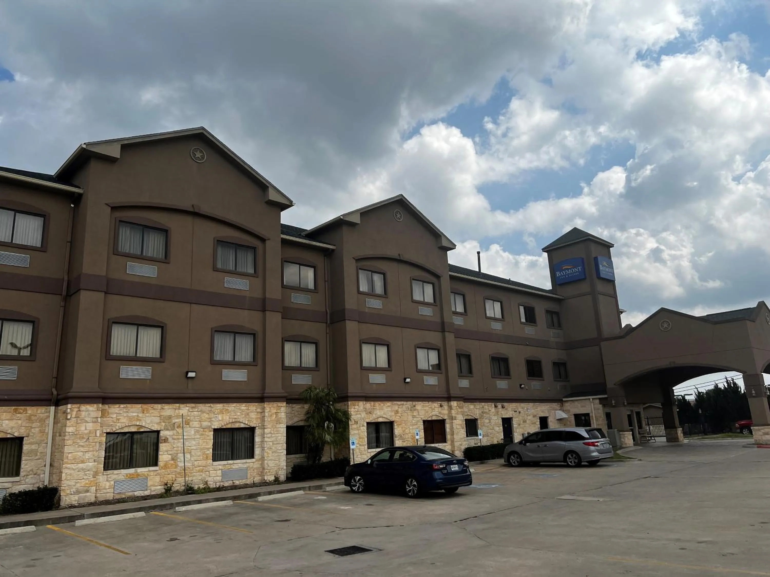 Property building in Baymont by Wyndham Cuero