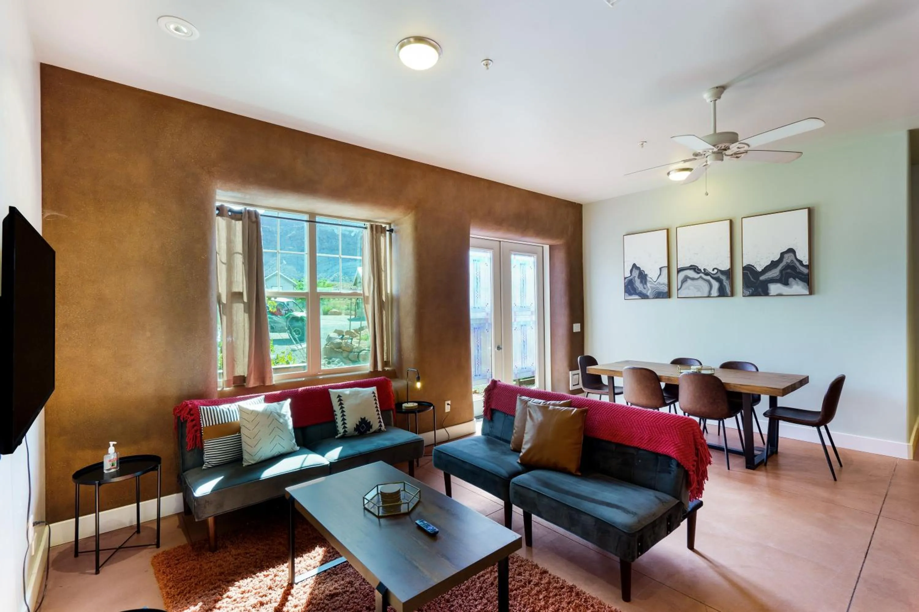 Living room in HTR Moab