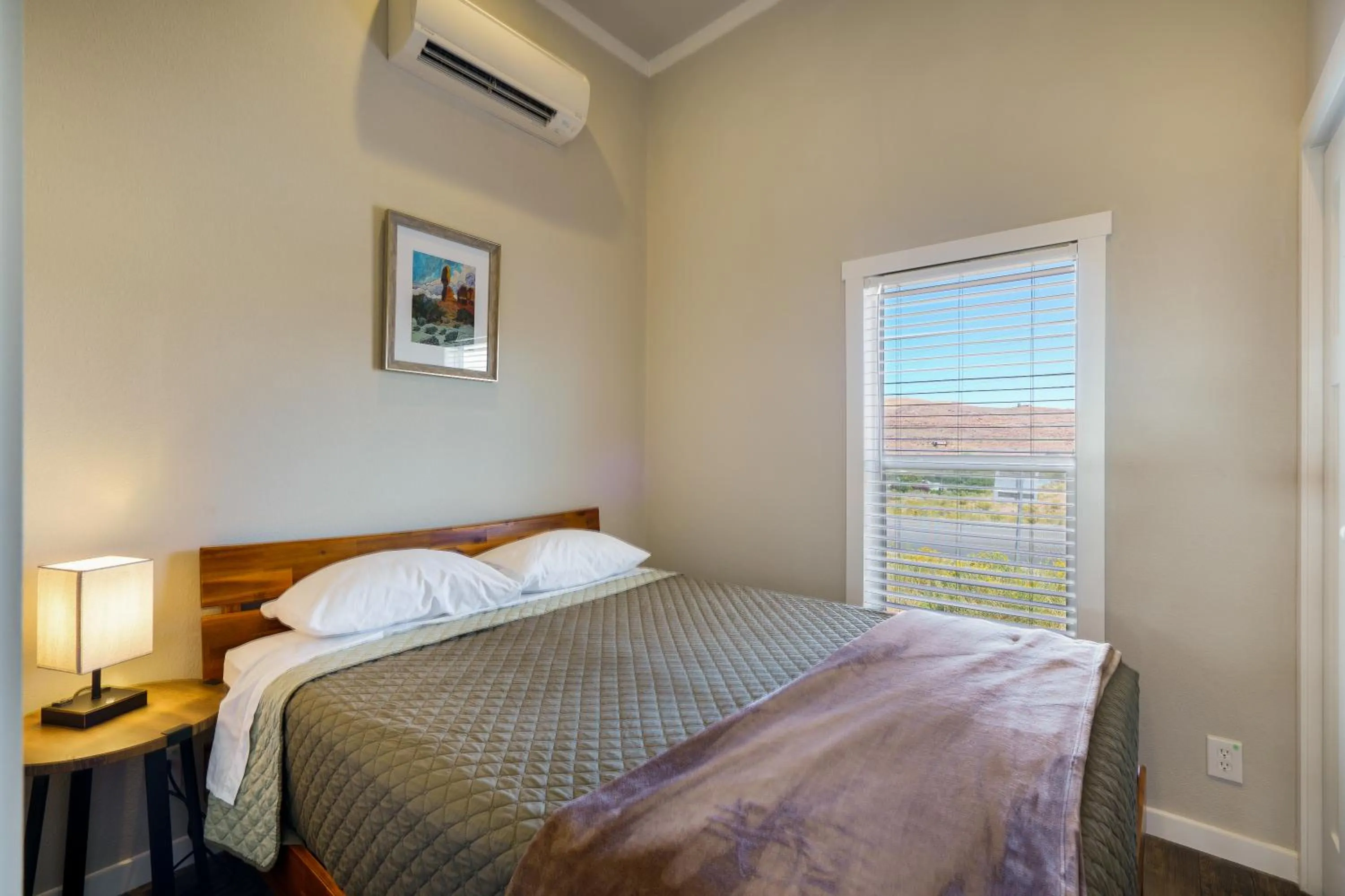 Bedroom, Bed in HTR Moab