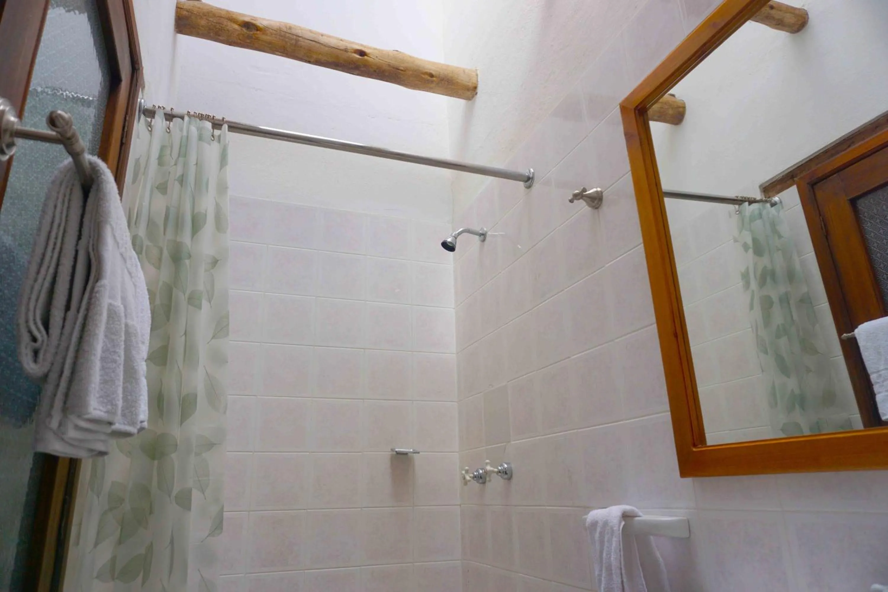 Shower in Hacienda Hostería San Luis