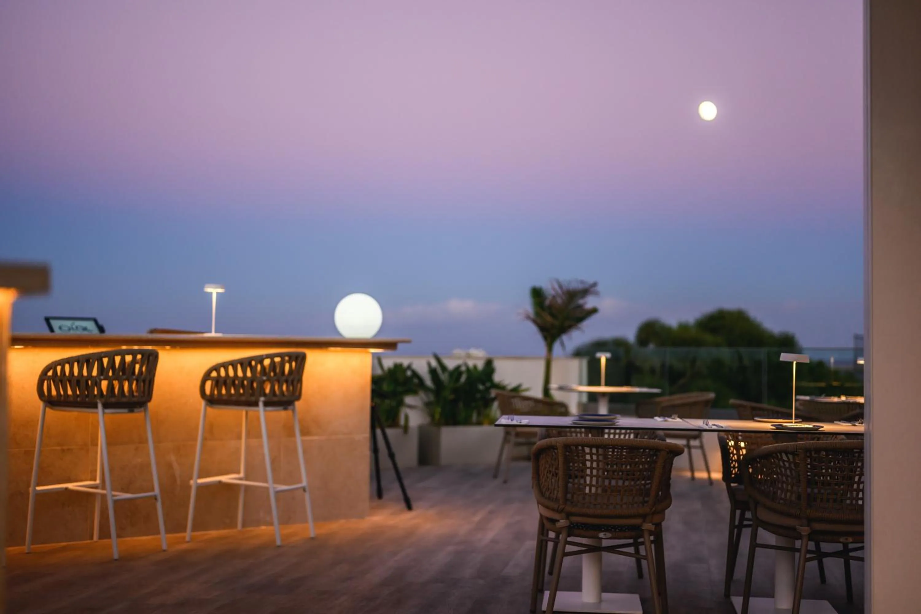 Restaurant/places to eat in XVI Suites - Adults Only