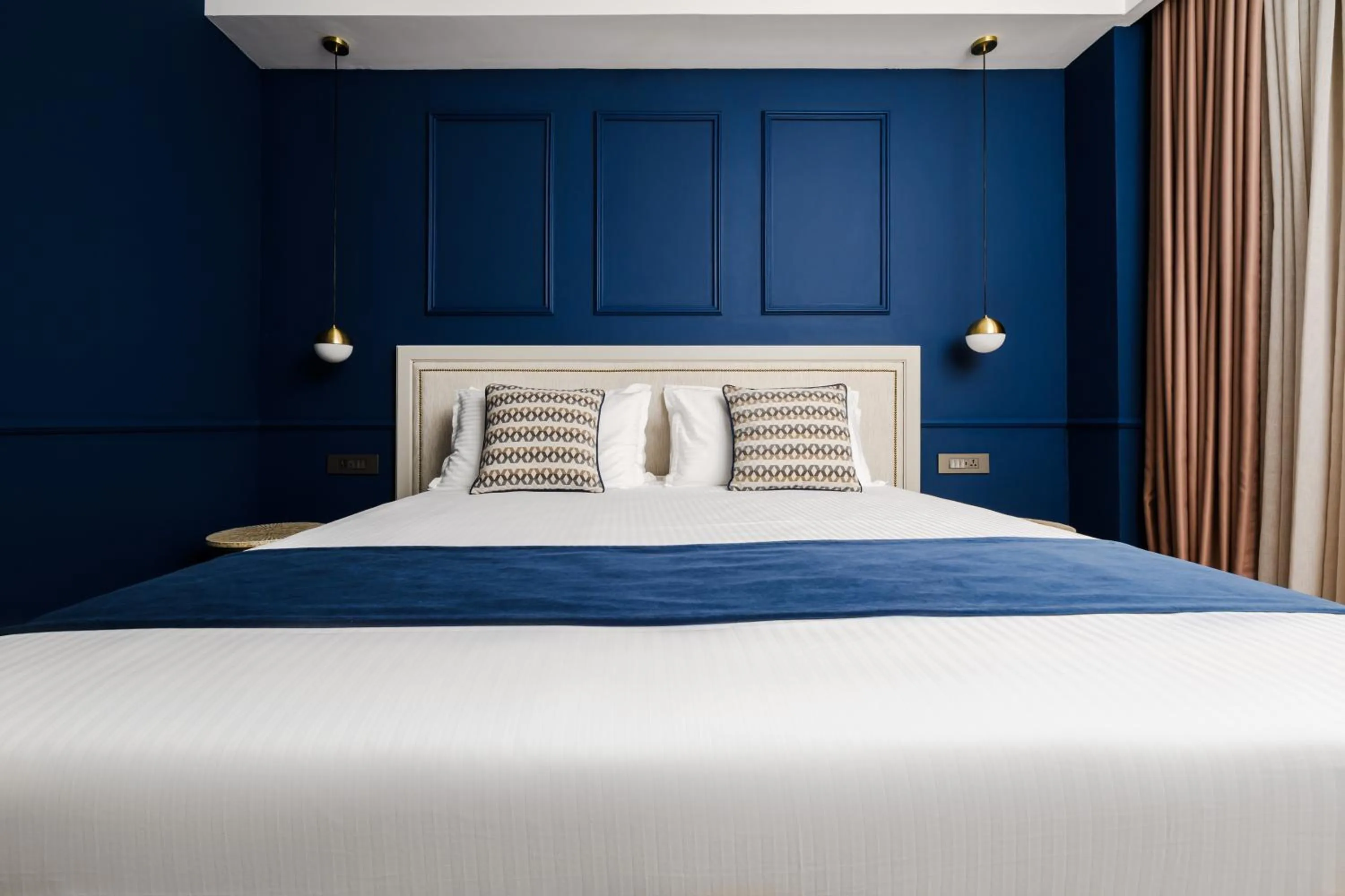 Bed in XVI Suites - Adults Only