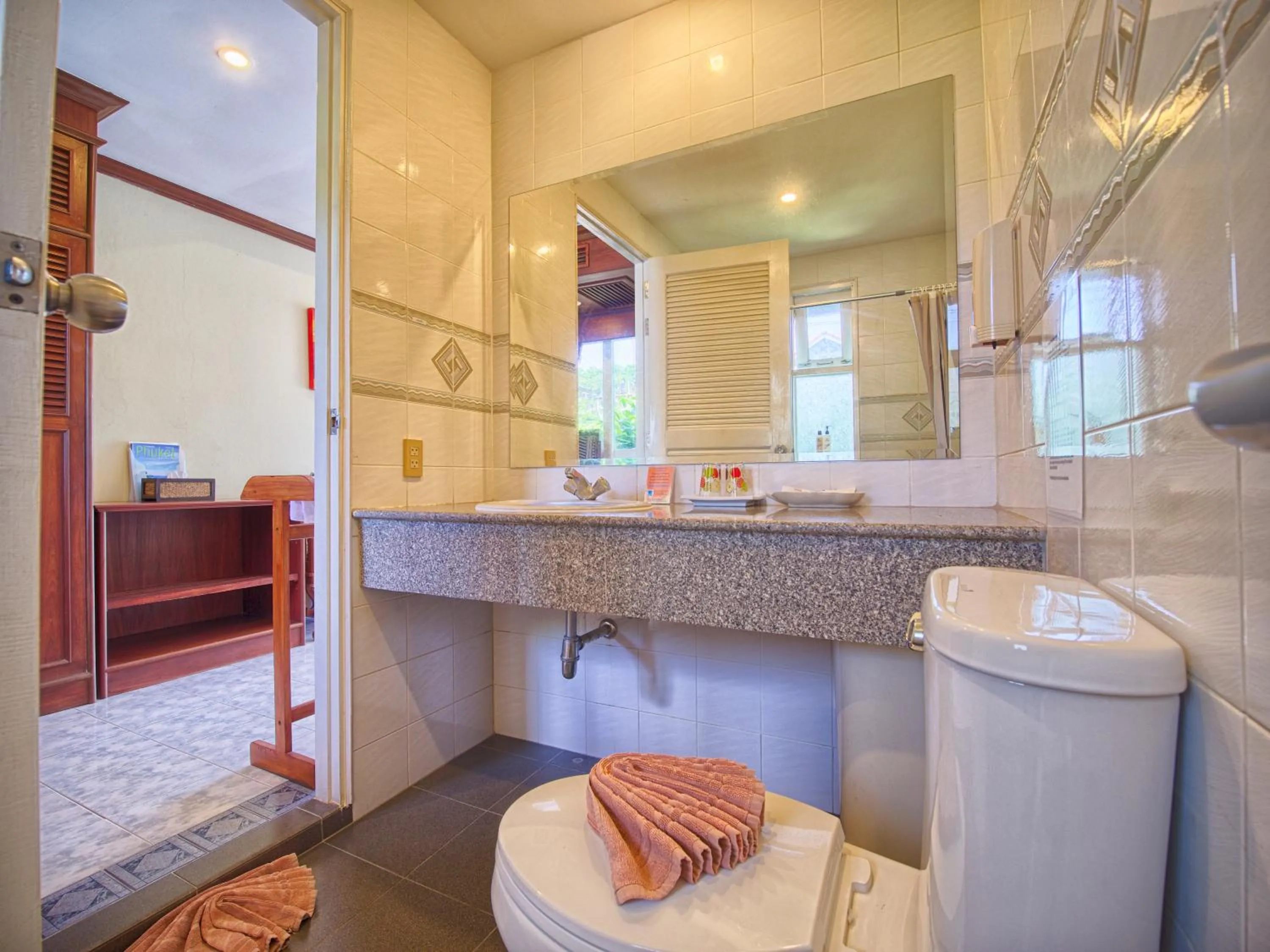 Bathroom in Serenity Lakeside Resort