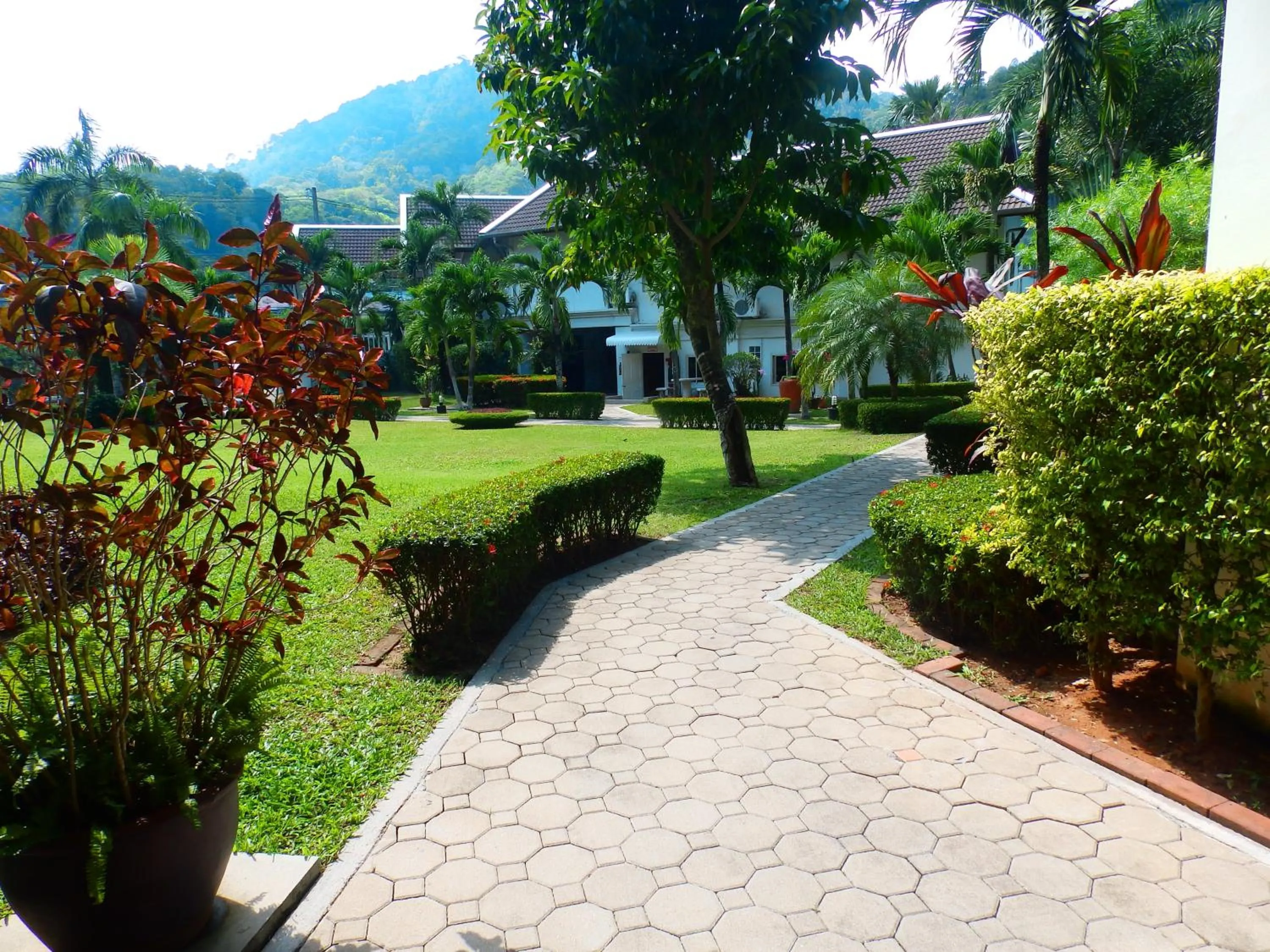 Garden in Serenity Lakeside Resort