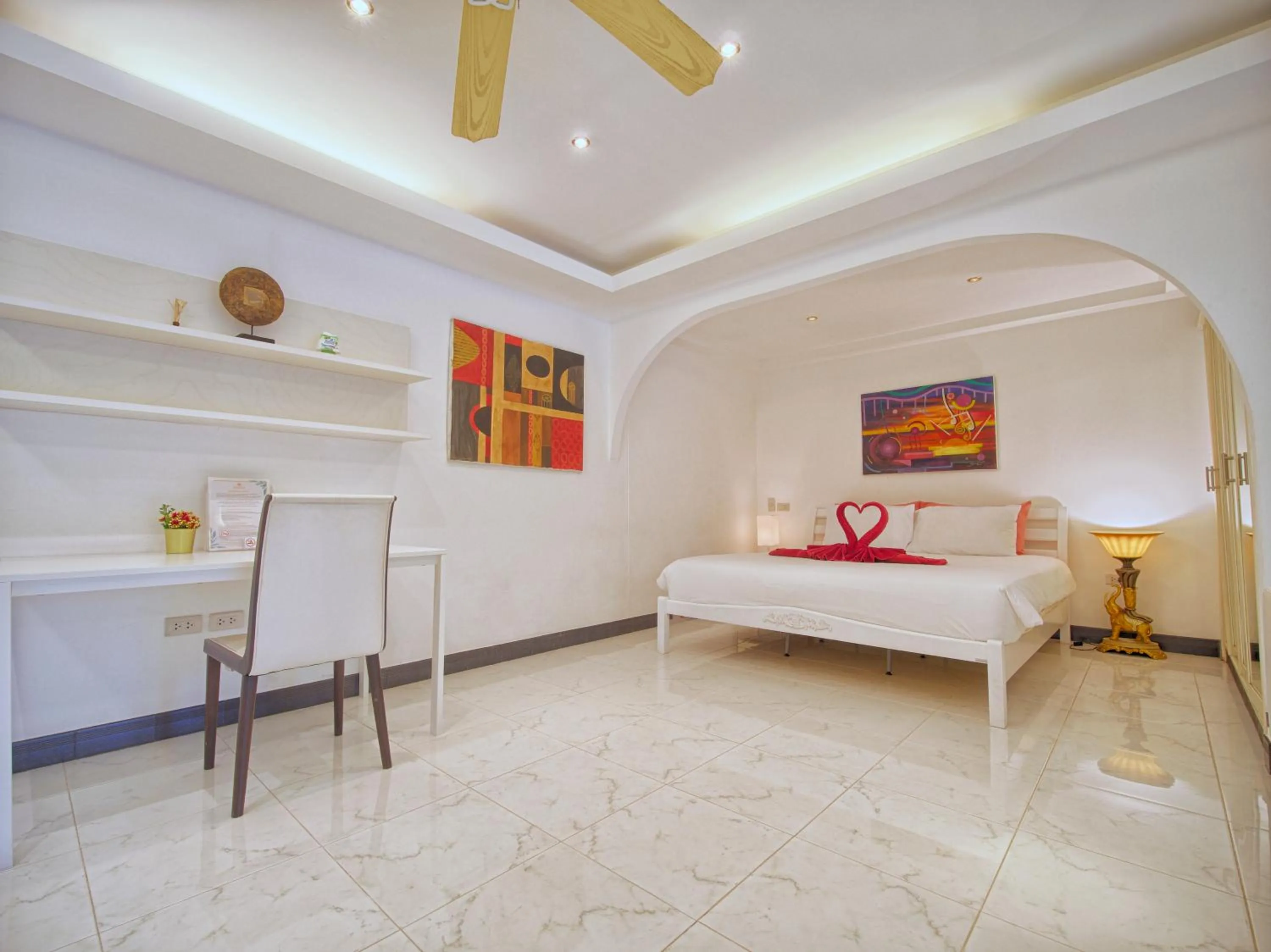 Bed in Serenity Lakeside Resort