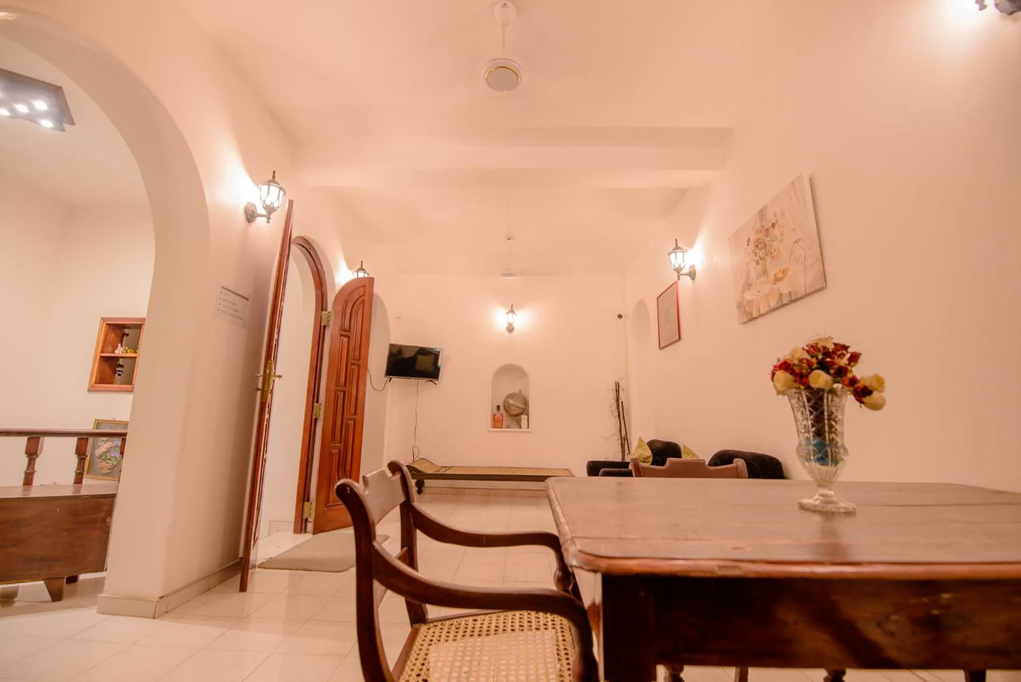 Communal lounge/ TV room in Muhsin Villa - Galle Fort