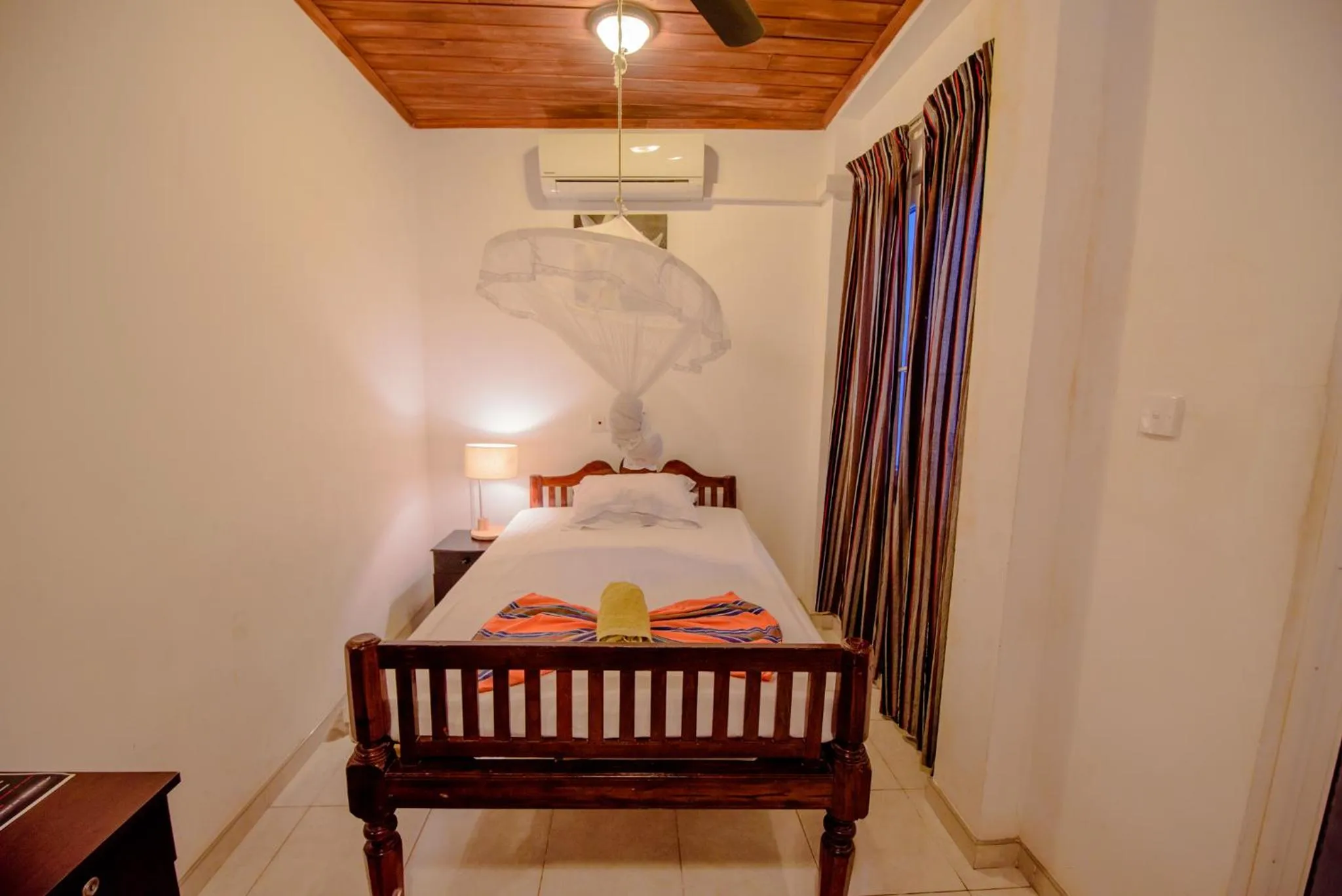 Bedroom, Bed in Muhsin Villa - Galle Fort