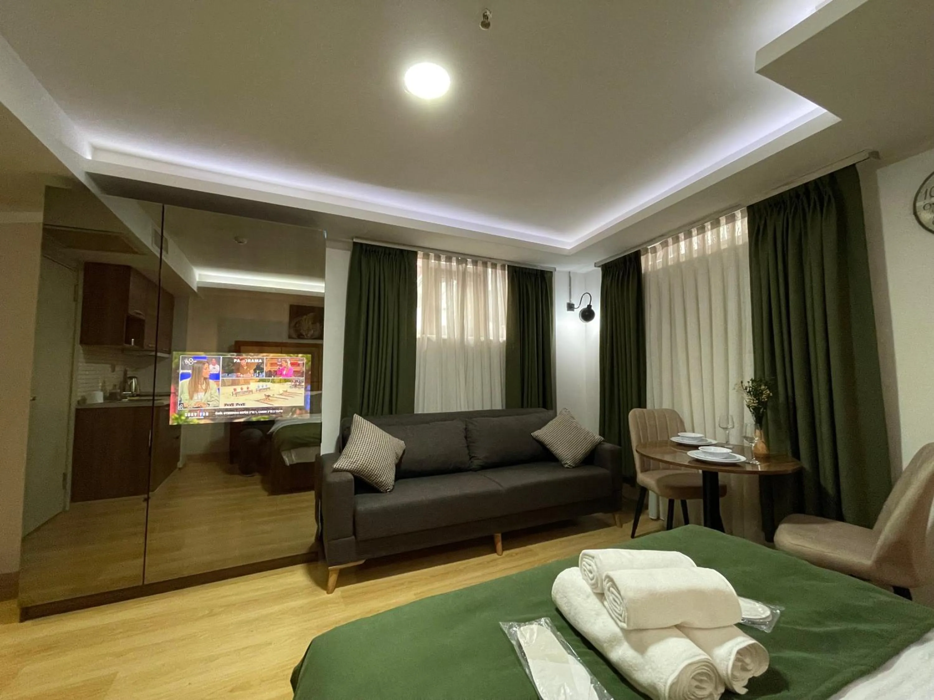 TV and multimedia, Bed in Elegance Suites