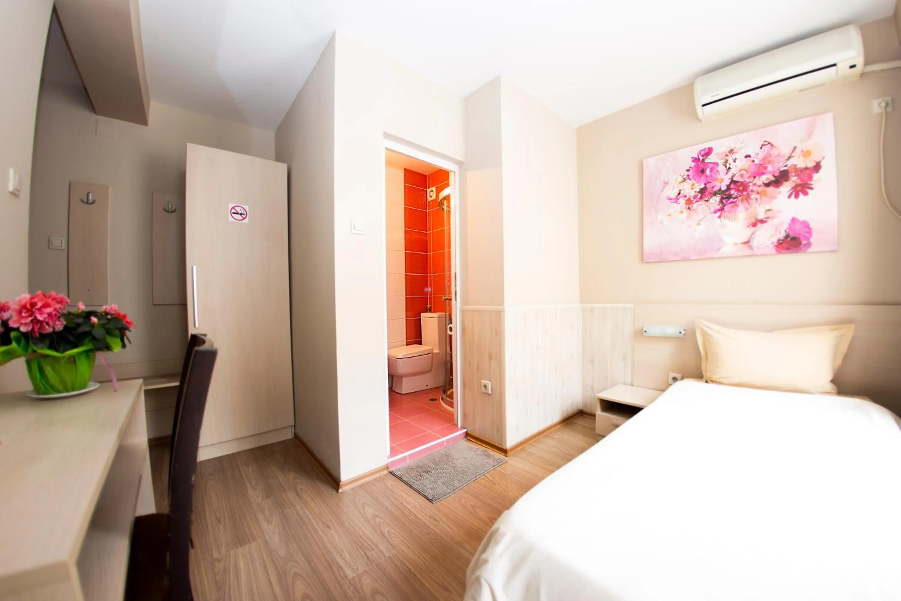 Other, Bed in Family Hotel Madrid