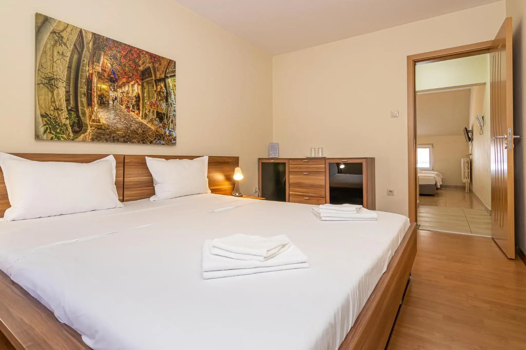 Quadruple Room in Family Hotel Madrid Quadruple Room in Family Hotel Madrid