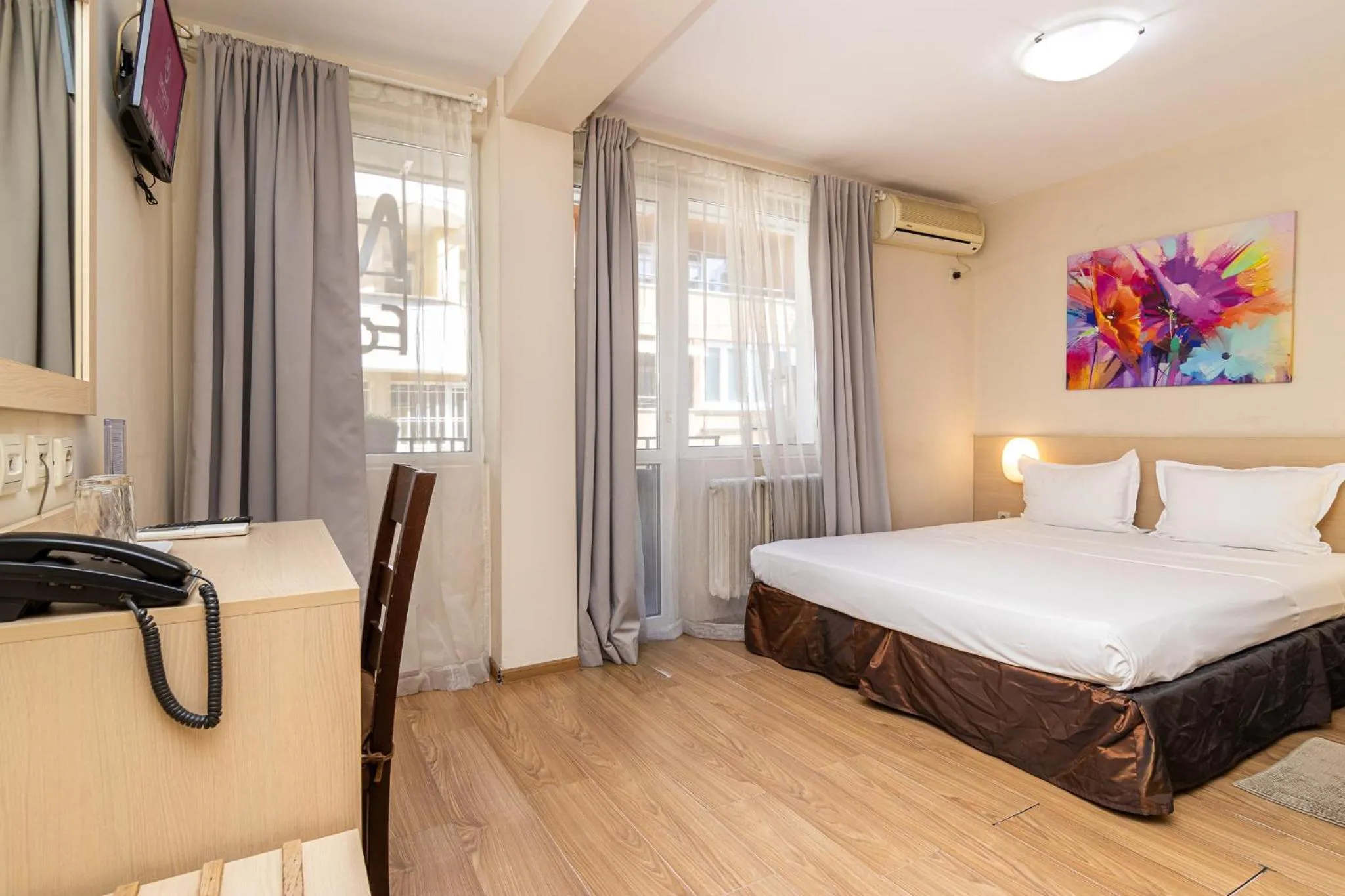 Photo of the whole room, Bed in Family Hotel Madrid