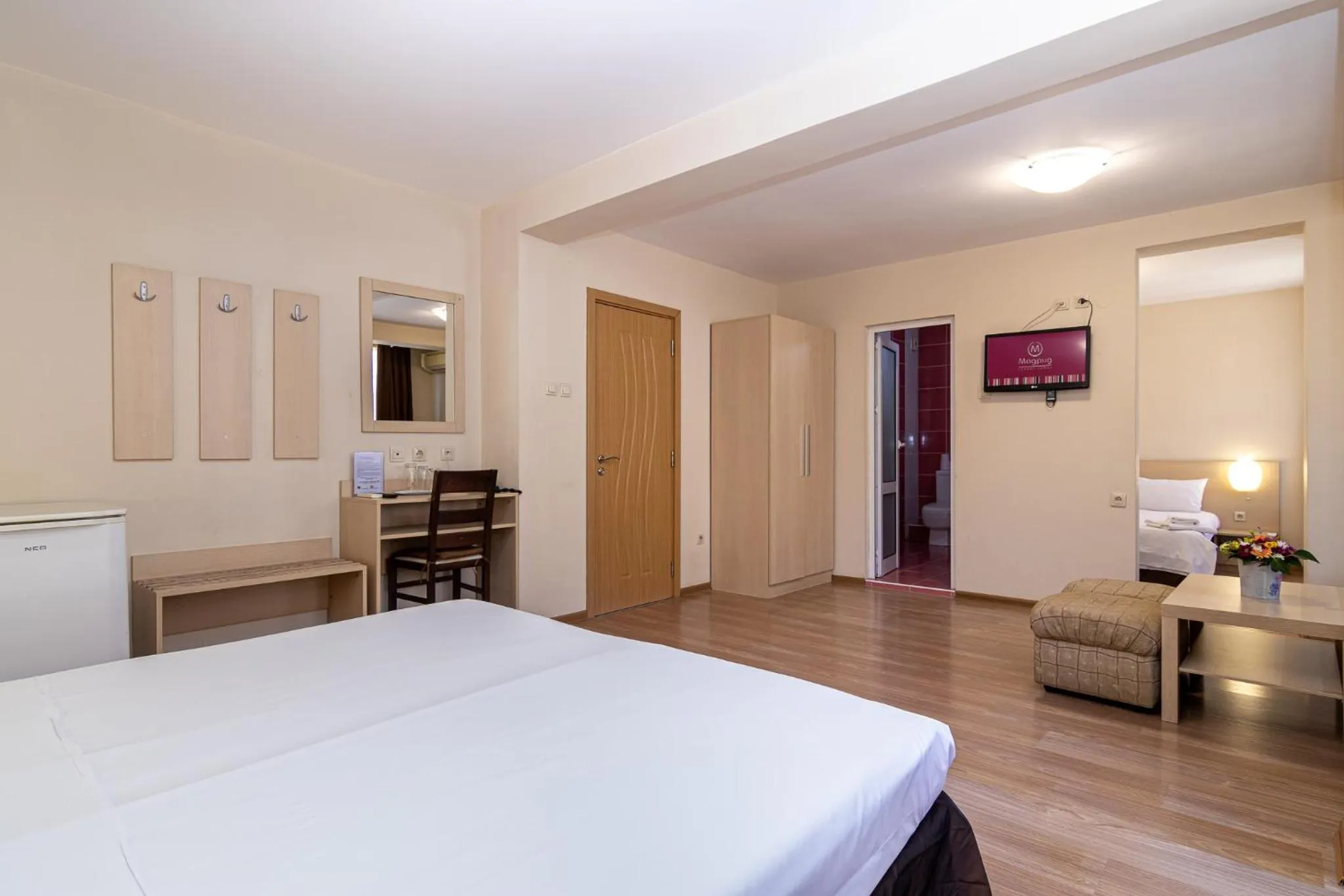 Photo of the whole room, Bed in Family Hotel Madrid