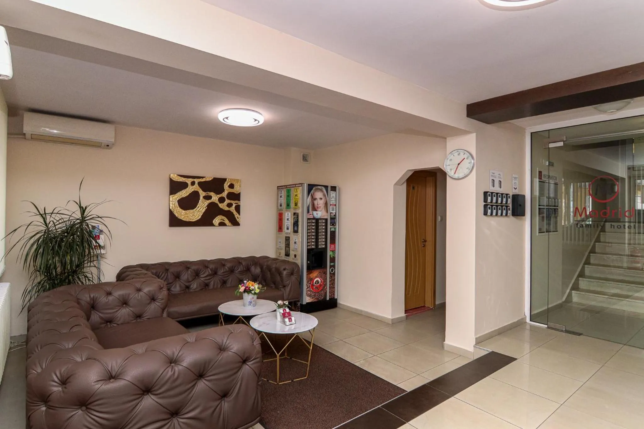 Lobby or reception in Family Hotel Madrid