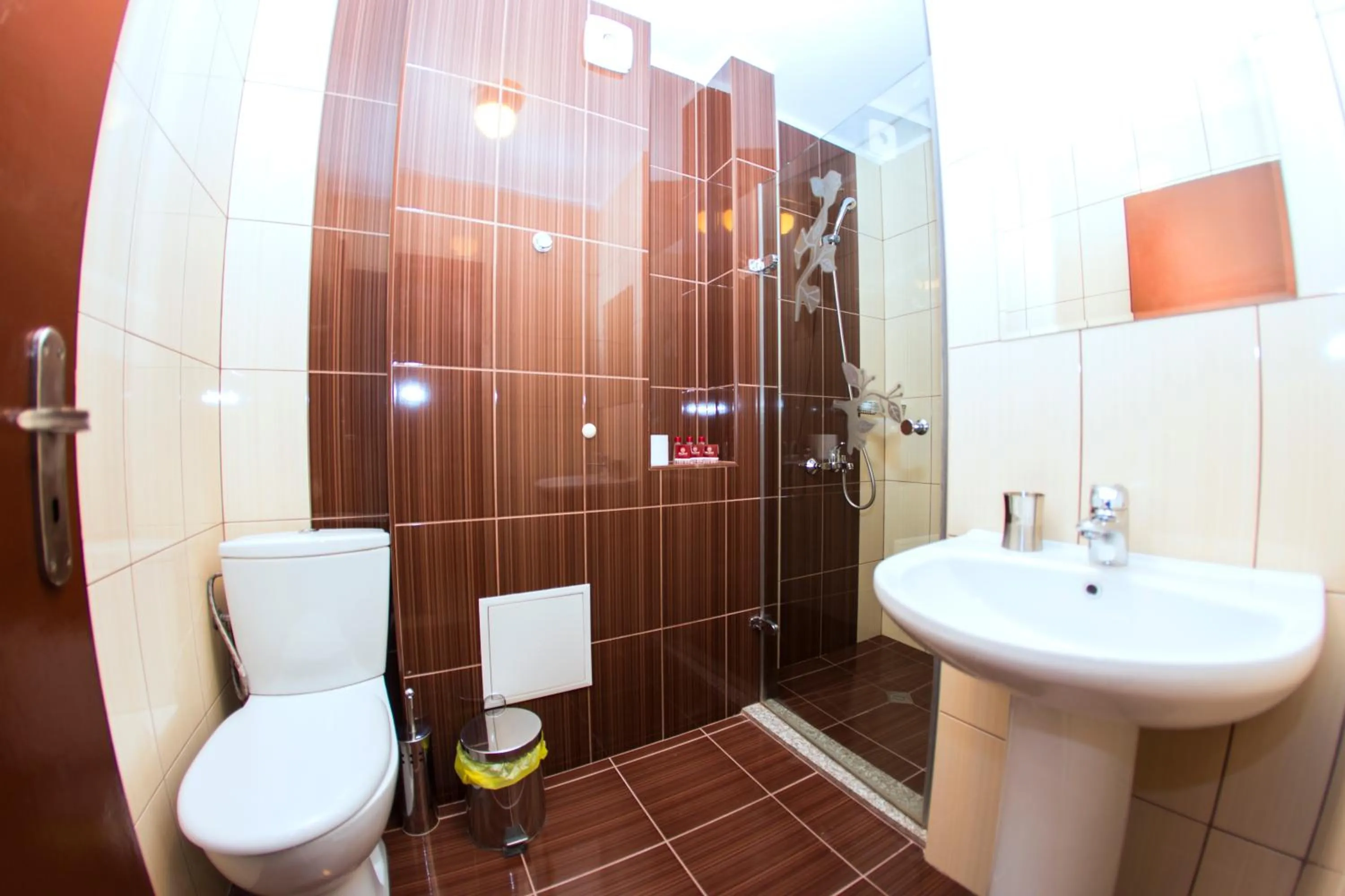 Bathroom in Family Hotel Madrid