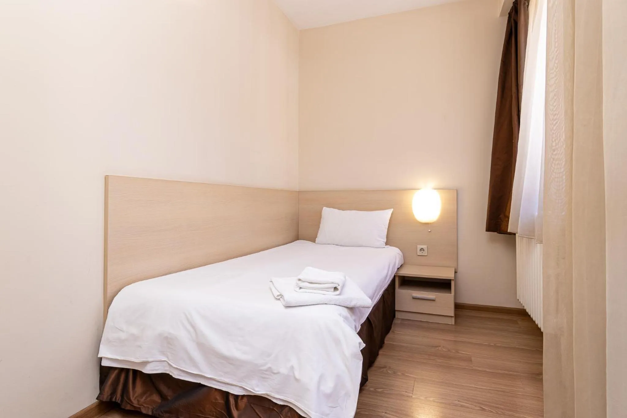 Photo of the whole room, Bed in Family Hotel Madrid