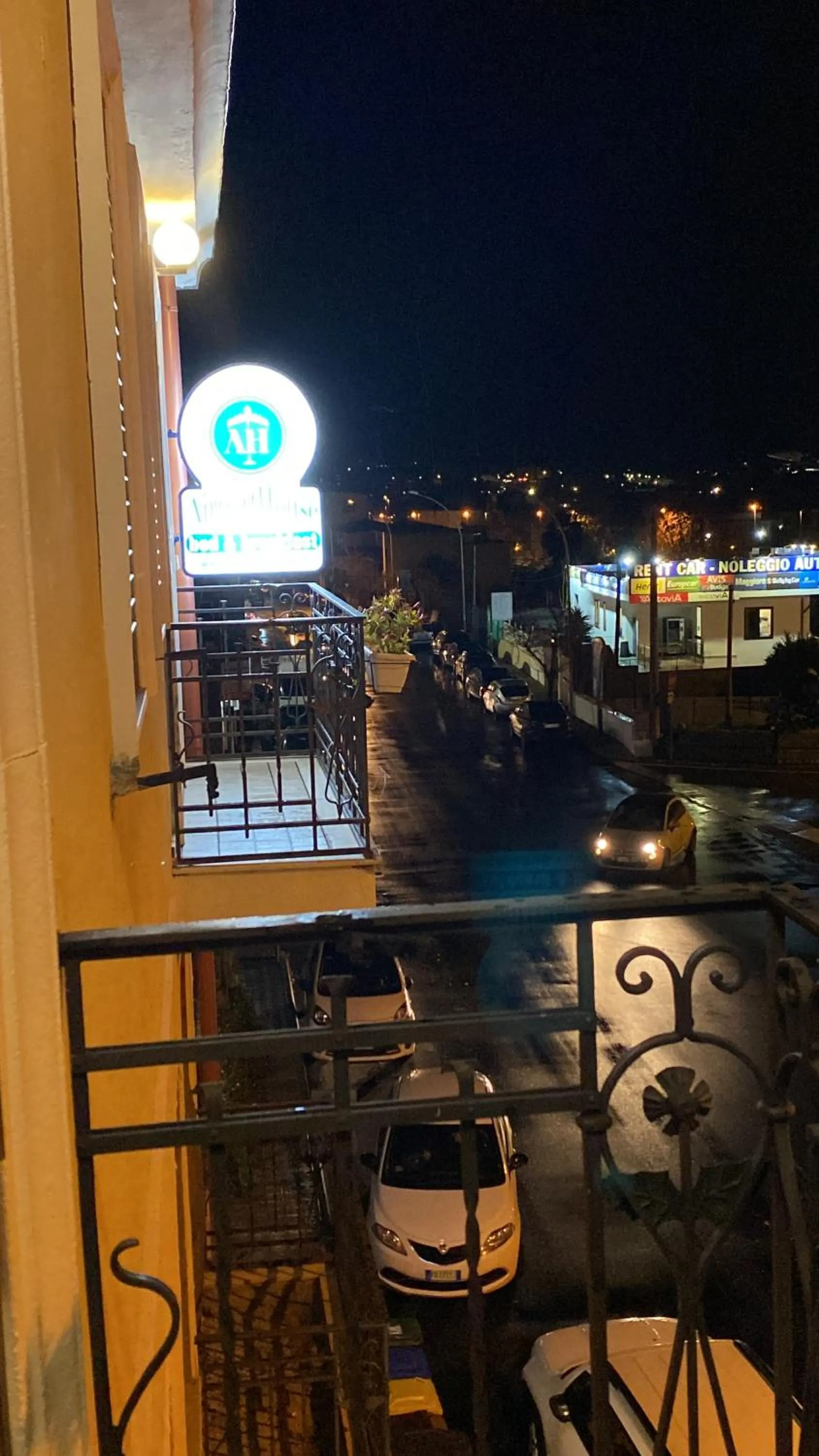 Balcony/Terrace in Airport House B&B