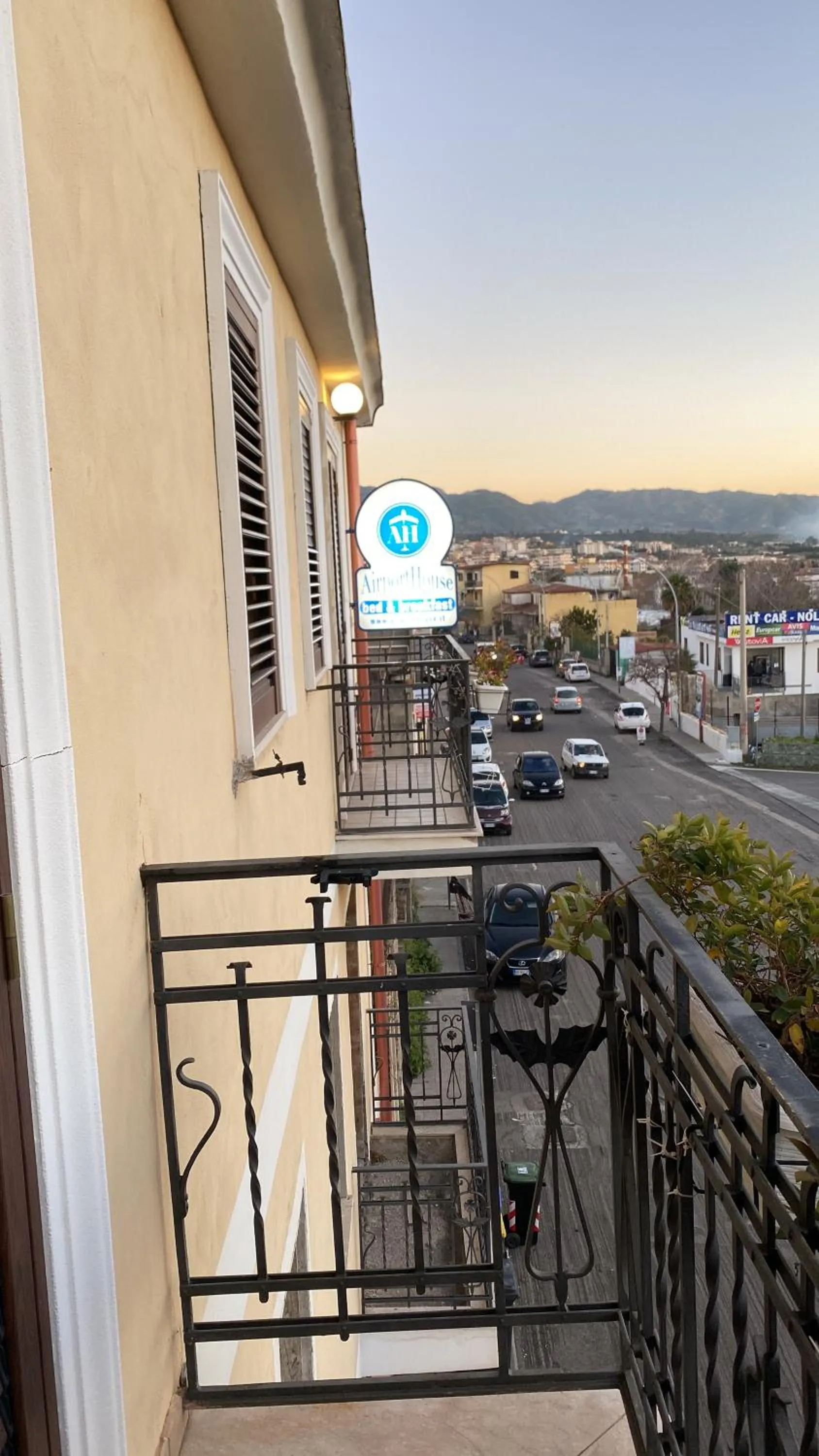 Balcony/Terrace in Airport House B&B