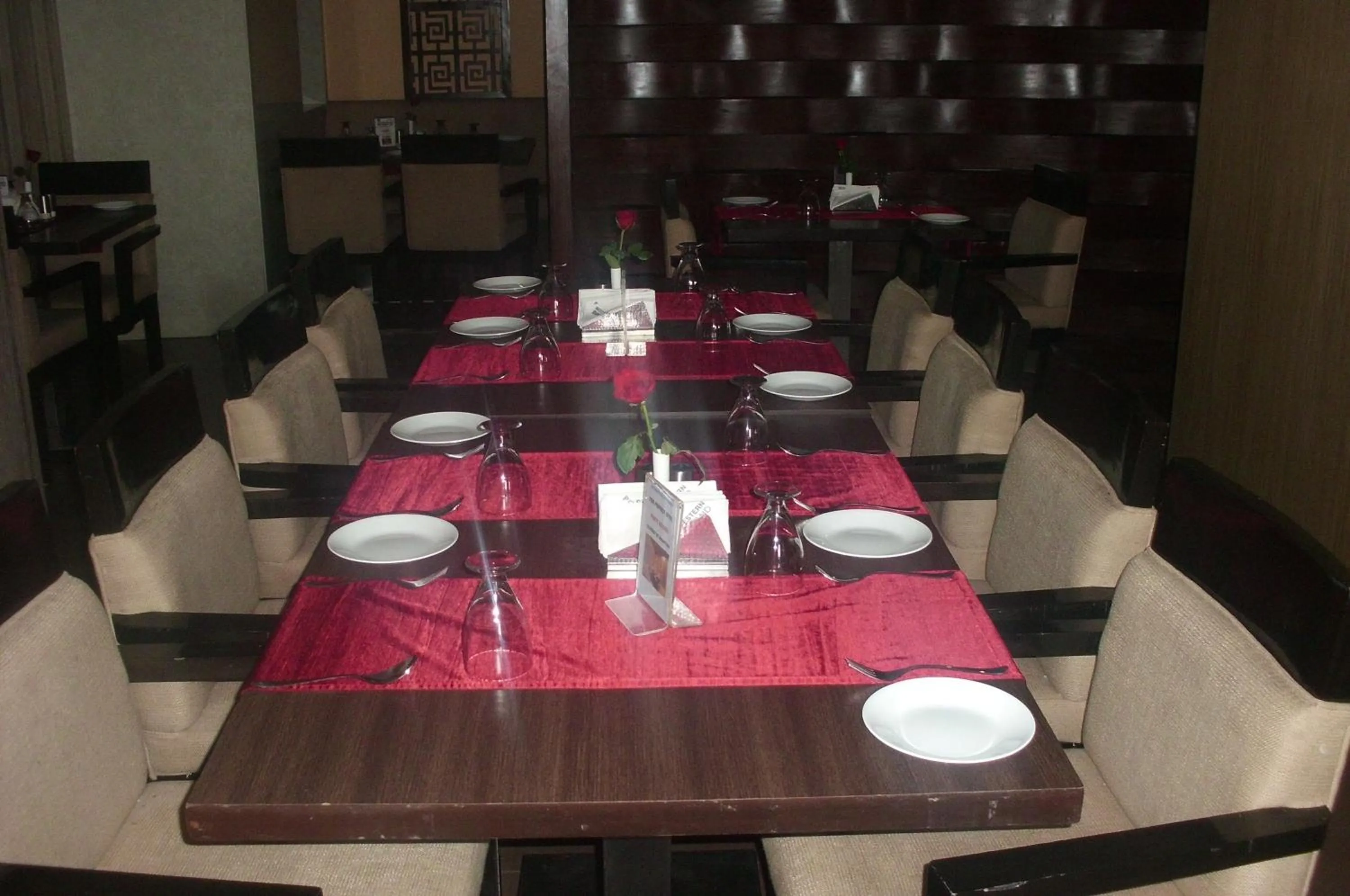 Restaurant/places to eat in SVN GRAND