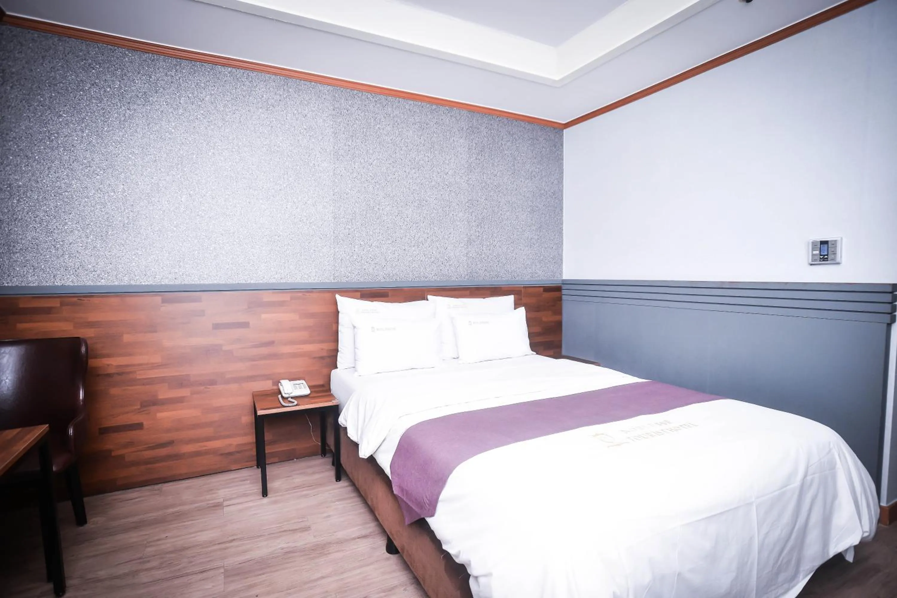 Bed in Hotel Noblesse