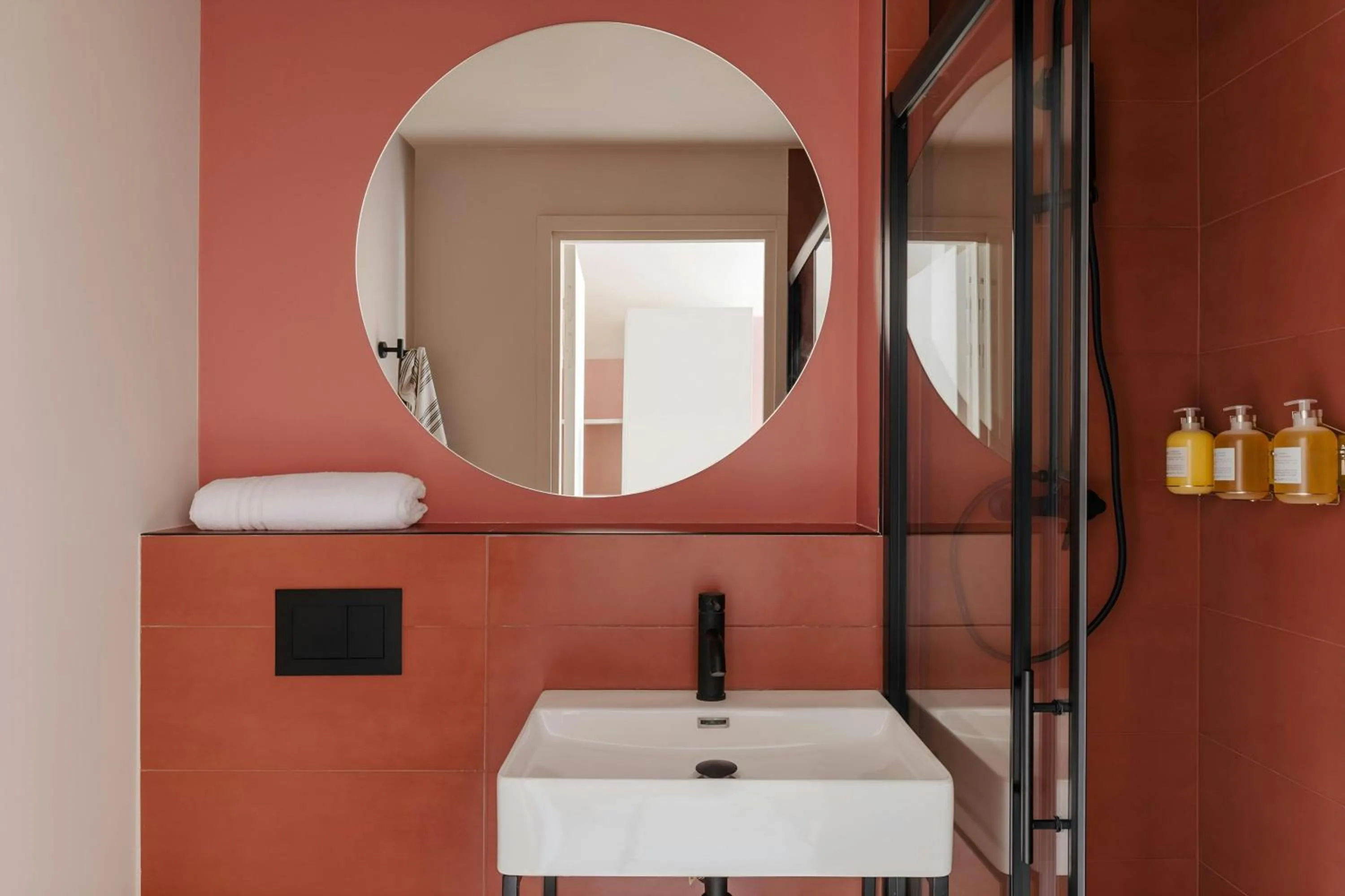 Bathroom in Yelo Promenade Hotel, Sonder Hotel by Marriott Bonvoy