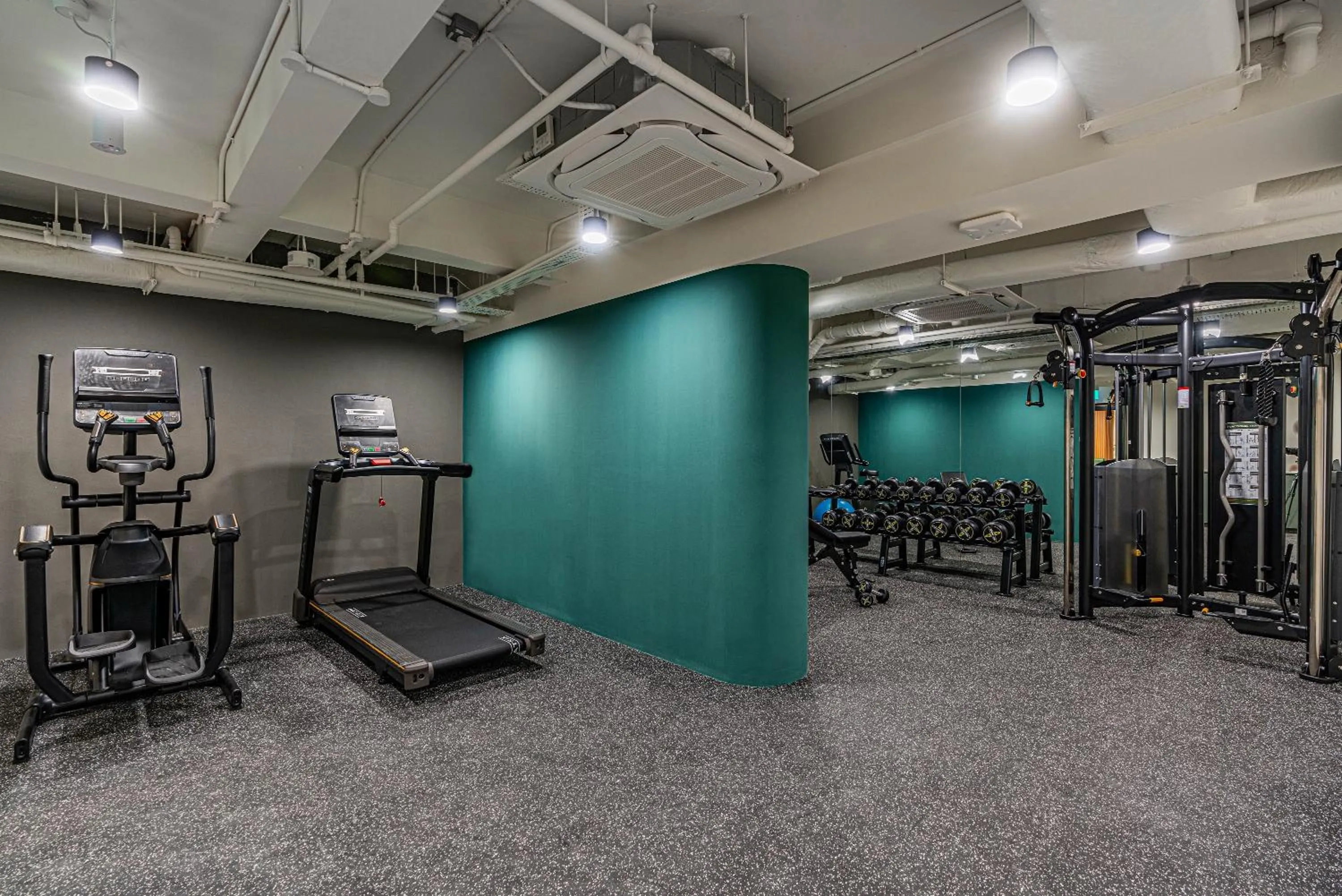 Fitness centre/facilities in Weave Suites - Midtown